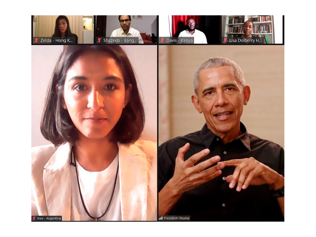 Durante la cursada virtual, los once becados tuvieron una reunión por Zoom con Barack Obama e Inés fue una de las tres elegidas para hacerle una pregunta