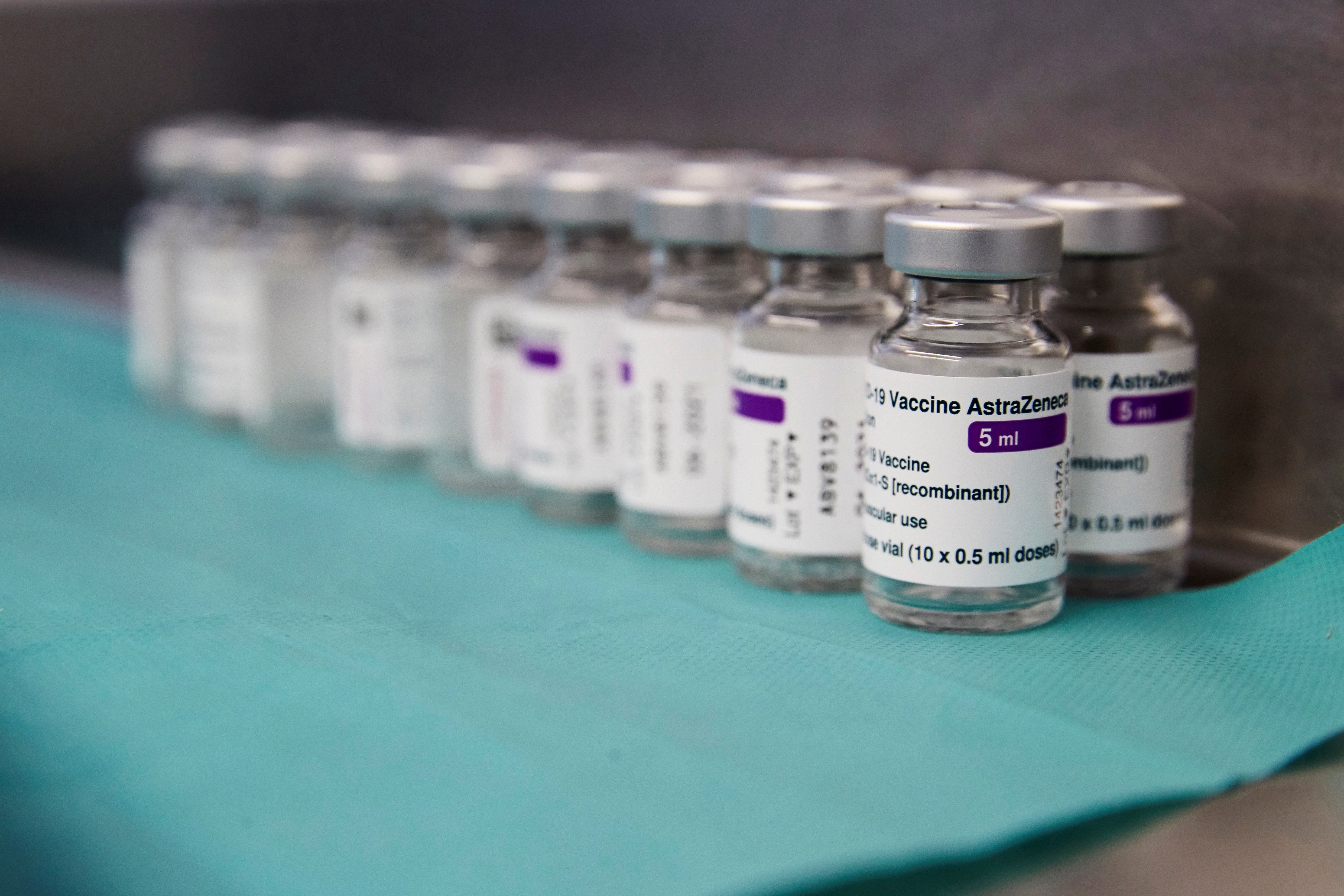 Fotografía de archivo de una vista de dosis de vacunas contra el coronavirus. EFE/Alejandro García
