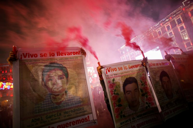 43 estudiantes del Colegio "Raúl Isidro Burgos" de Ayotzinapa fueron desaparecidos en el estado Guerrero.
(Foto: REUTERS/Gustavo Graf)