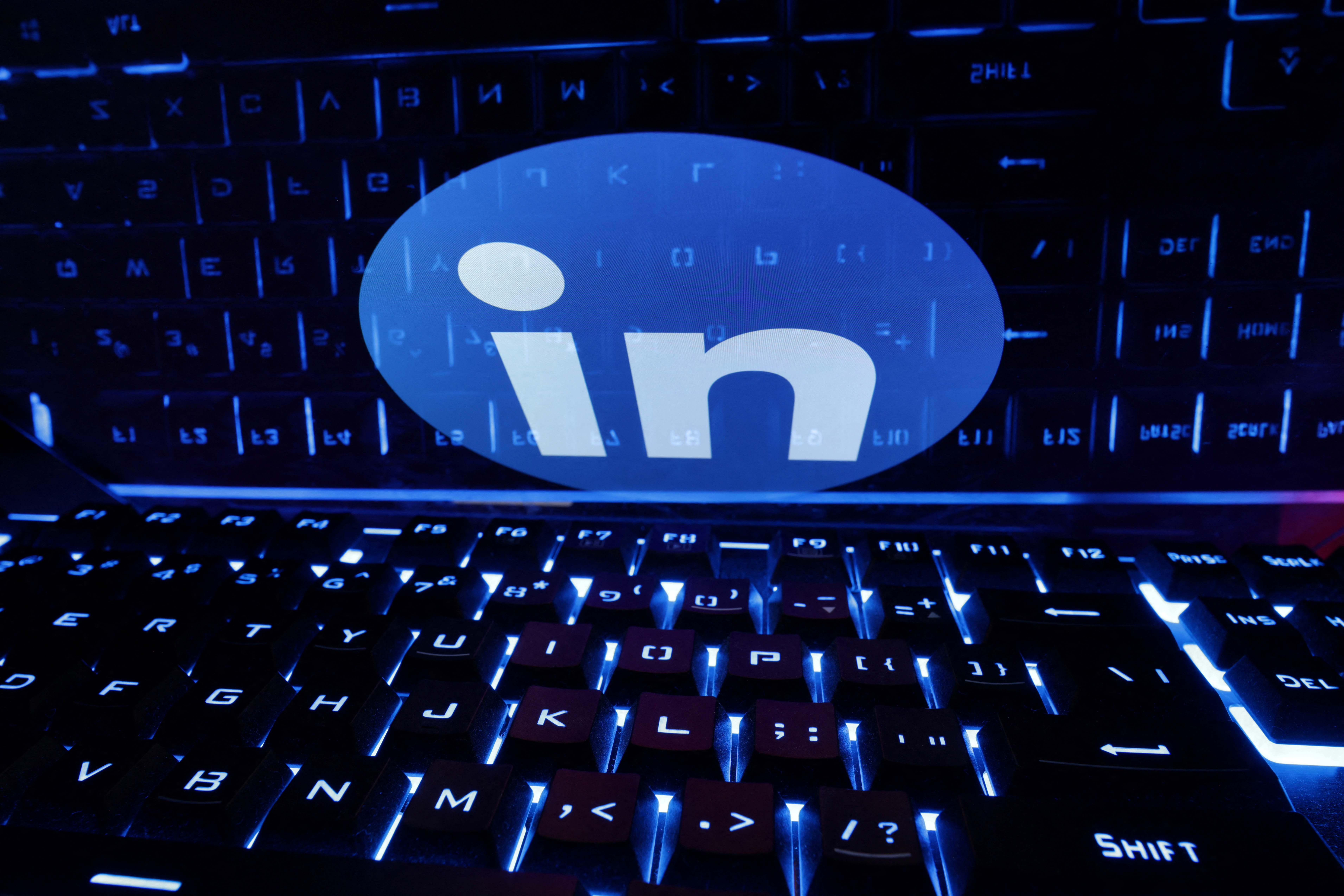 LinkedIn llega con inteligencia artificial para hacer artículos  colaborativos - Infobae