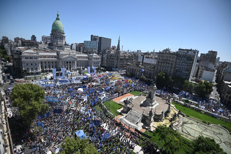 Vista aérea de la manifestación en la Plaza de los Dos Congresos