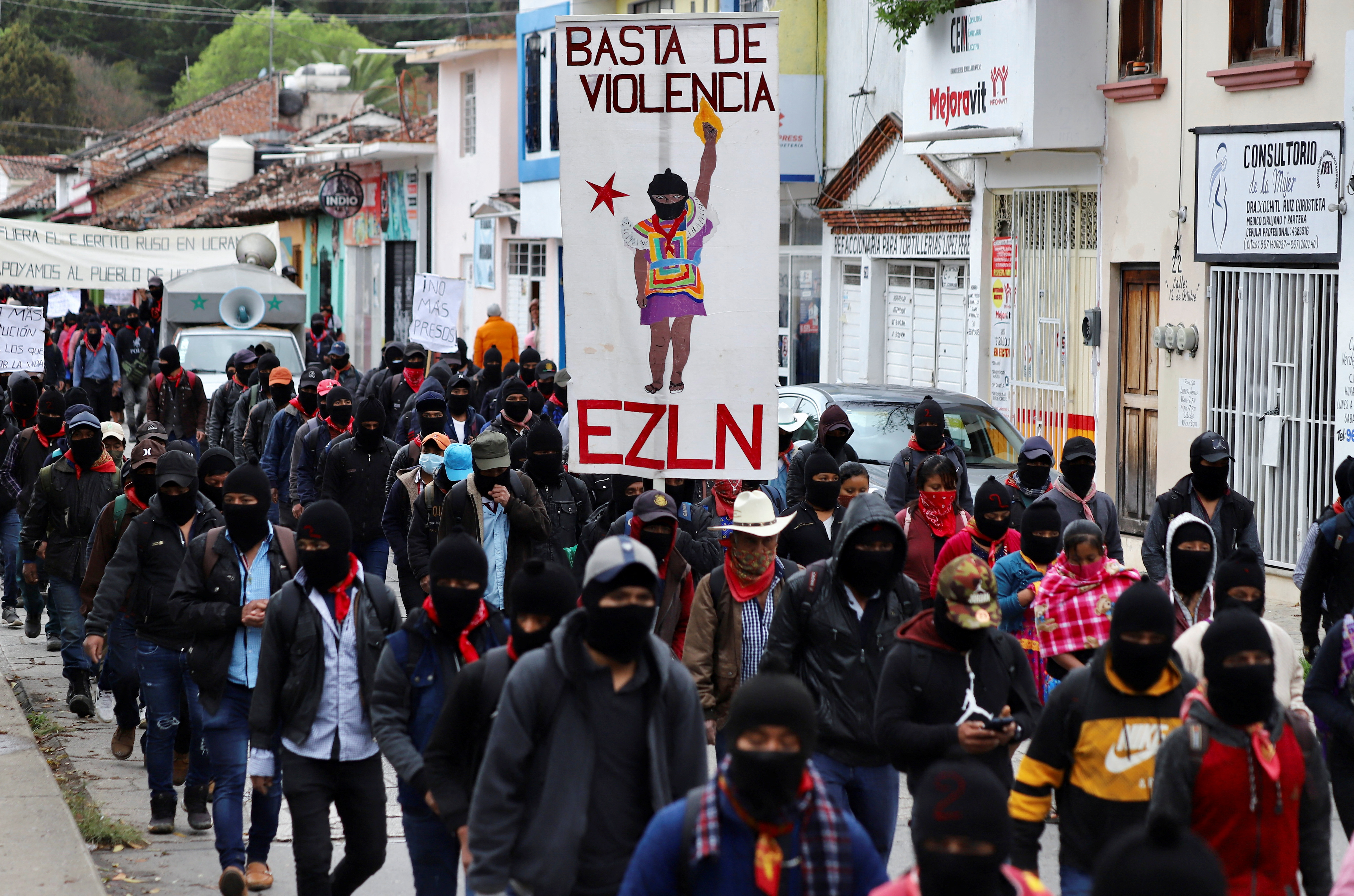 EZLN alista mega caravana que saldr de la CDMX a 30 a os de su