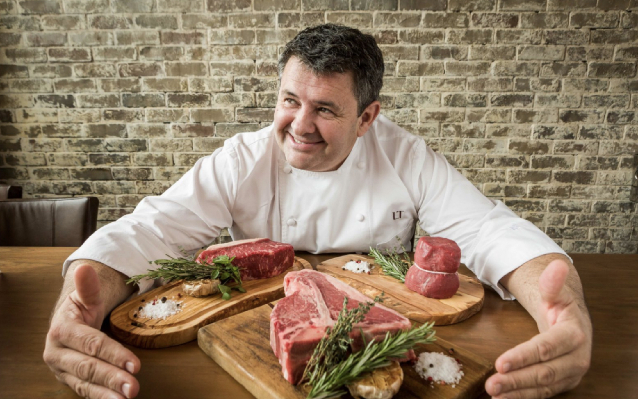 Lo chef Laurent Tourondel ha creato LT Stake & Seafood per l'hotel Betsy.  (Hotel Betsy)