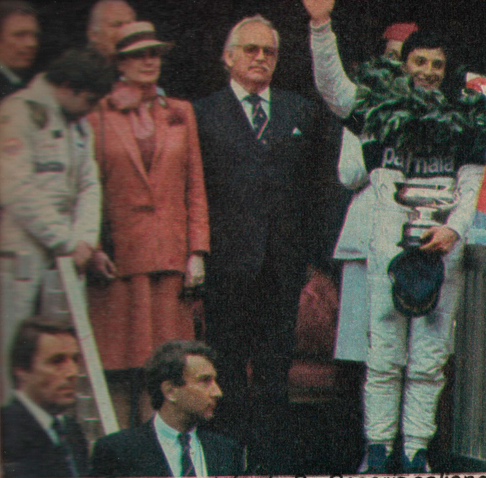 El podio monegasco. De izquierda a derecha: la Princesa Grace, el Príncipe Rainiero y el inesperado ganador, Patrese (Archivo CORSA)