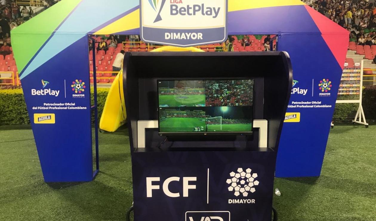 Federación Colombiana de Fútbol estudia exponer los audios del VAR de las jugadas más polémicas 