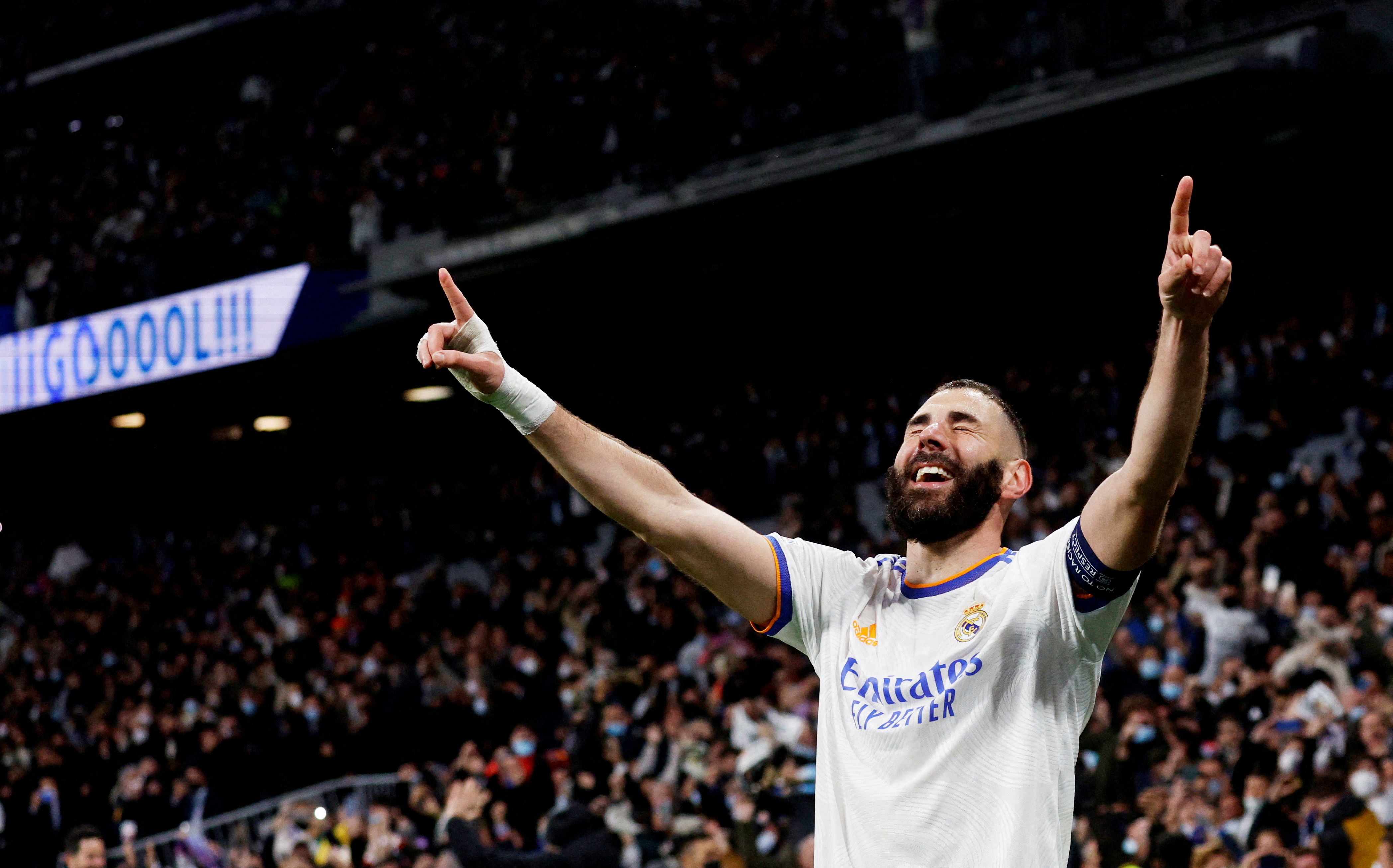 Soccer Football - Champions League - Round of 16 Second Leg - Real Madrid v Paris St Germain - Santiago Bernabeu, Madrid, Spain - March 9, 2022 Real Madrid's Karim Benzema celebrates scoring their third goal REUTERS/Susana Vera     TPX IMAGES OF THE DAY