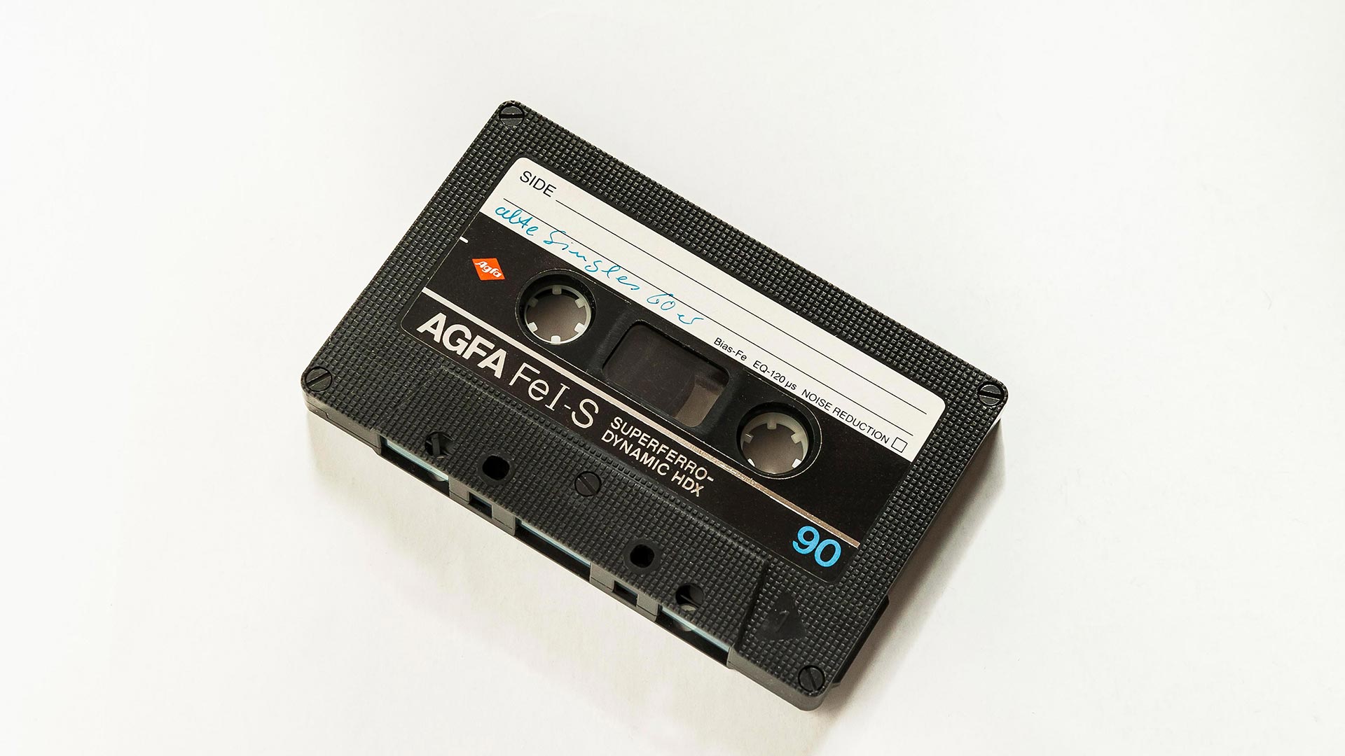 El cassette se convirtió en el medio más popular para escuchar música (Shutterstock)