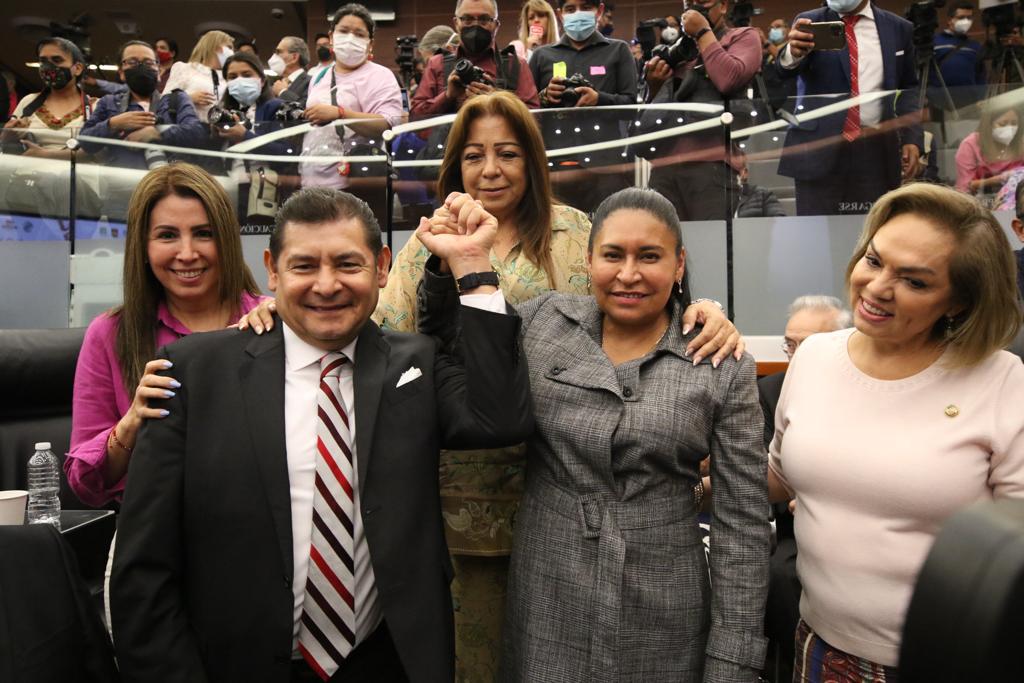 Alejandro Armenta y Ana Lilia Rivera fueron elegidos para presidir la Mesa Directiva del Senado de la República mexicana (Foto: Twitter/@armentapuebla_)