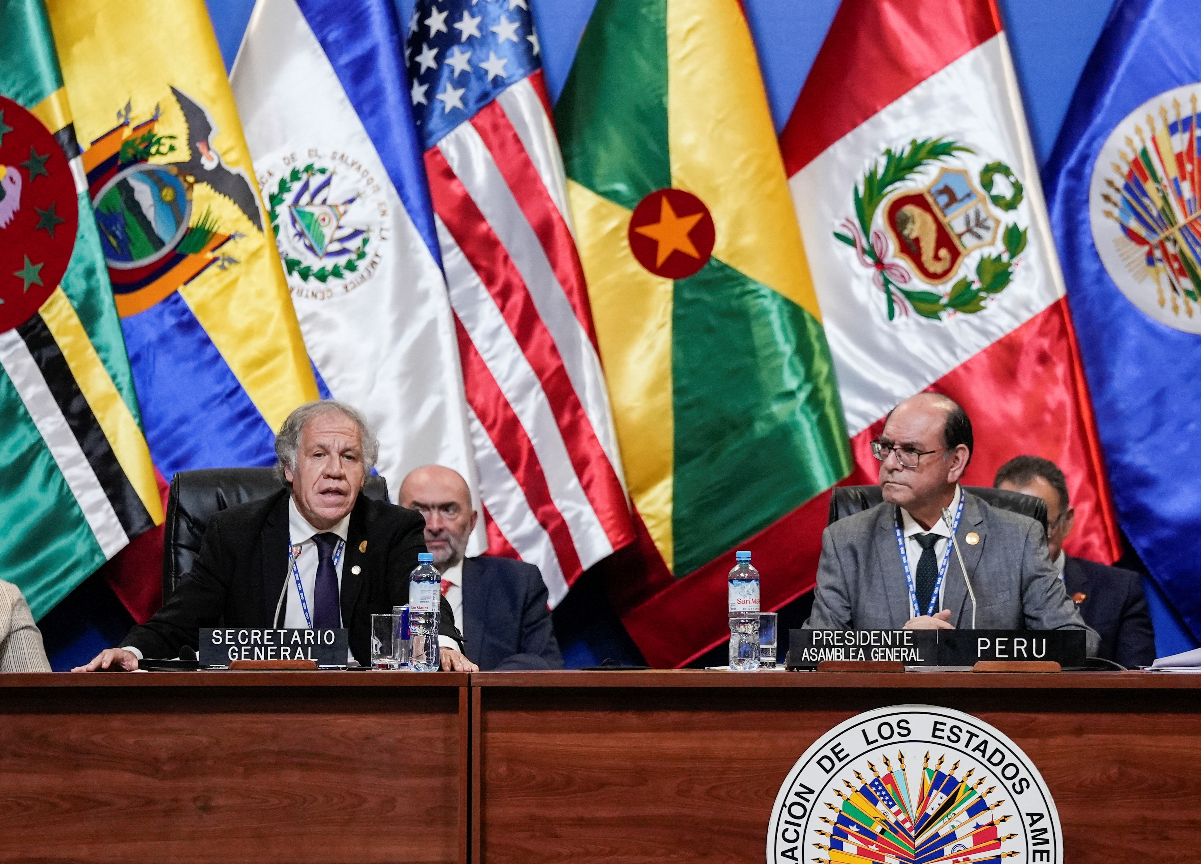 Almagro al mando de una sesión de la OEA (REUTERS/Angela Ponce)