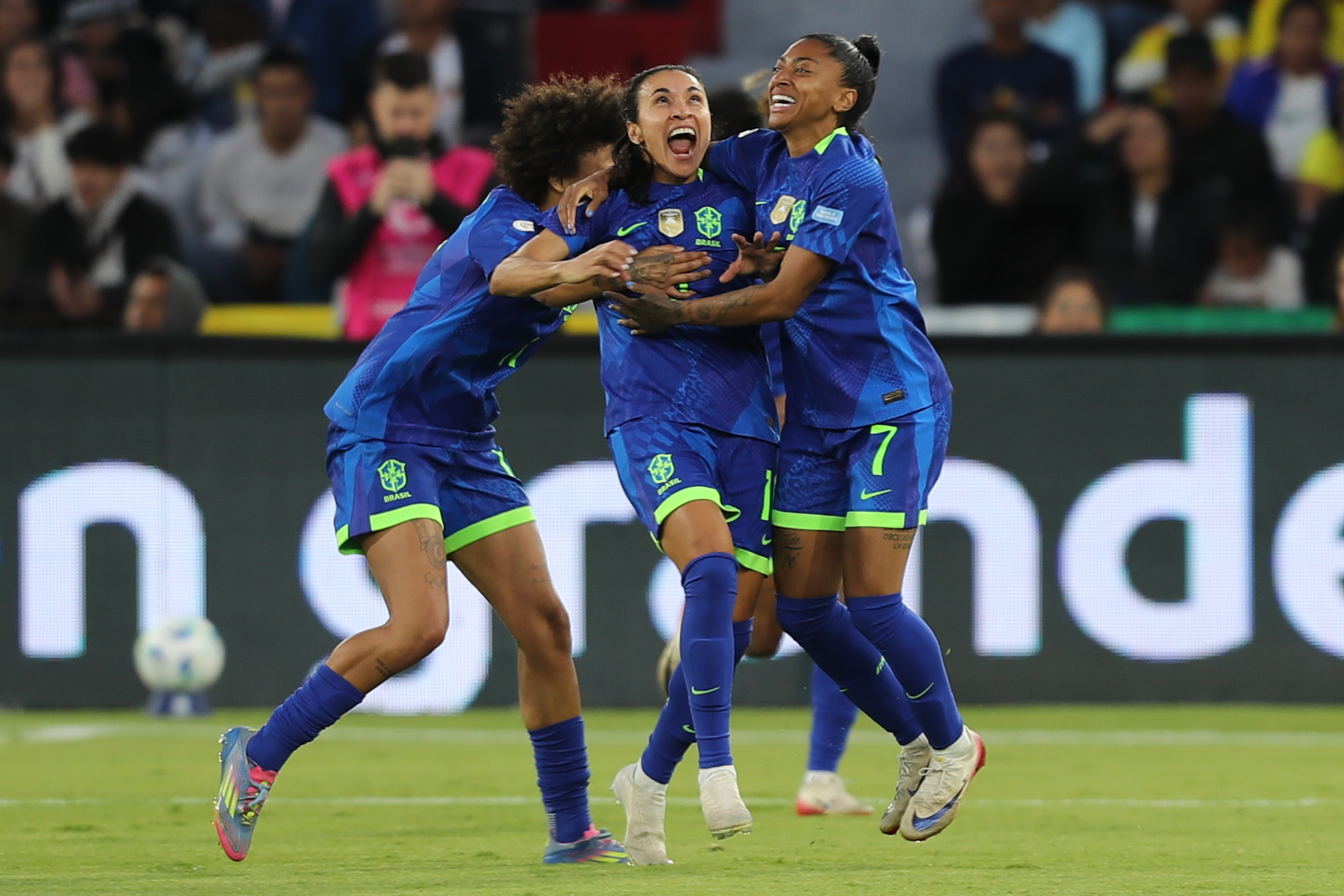 Inolvidable final de la Copa América femenina: Brasil remontó tres veces el marcador, empató 4-4 con Colombia y ganó el título en los penales