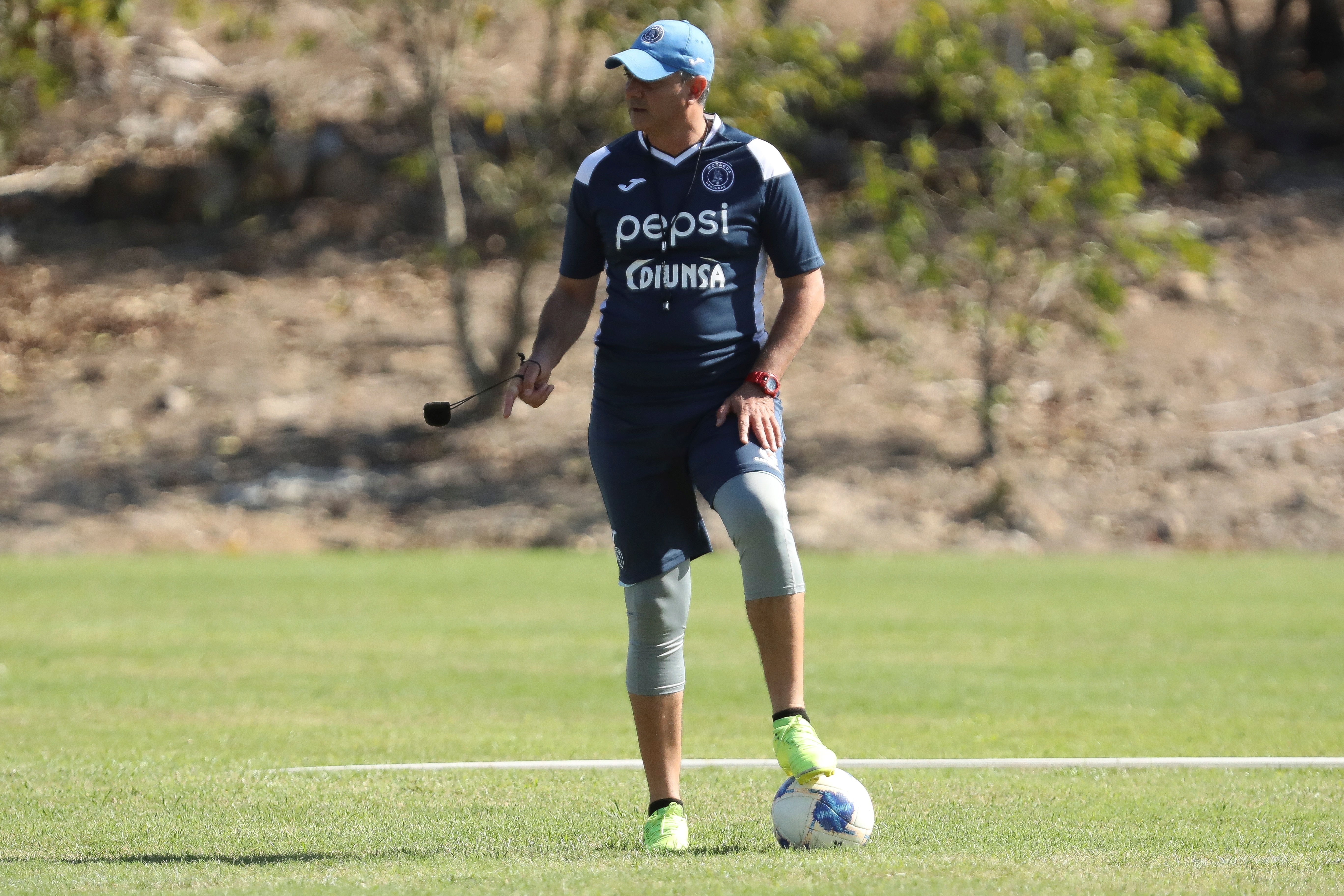 Diego Vázquez, como entrenador del Motagua, donde edificó una exitosa carrera.( EFE/Gustavo Amador/Archivo)