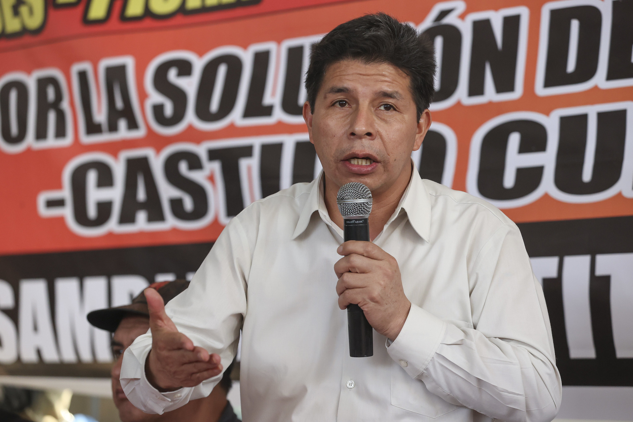 Pedro Castillo rechazó enérgicamente retención de periodistas en Cajamarca y exigió se investigue caso