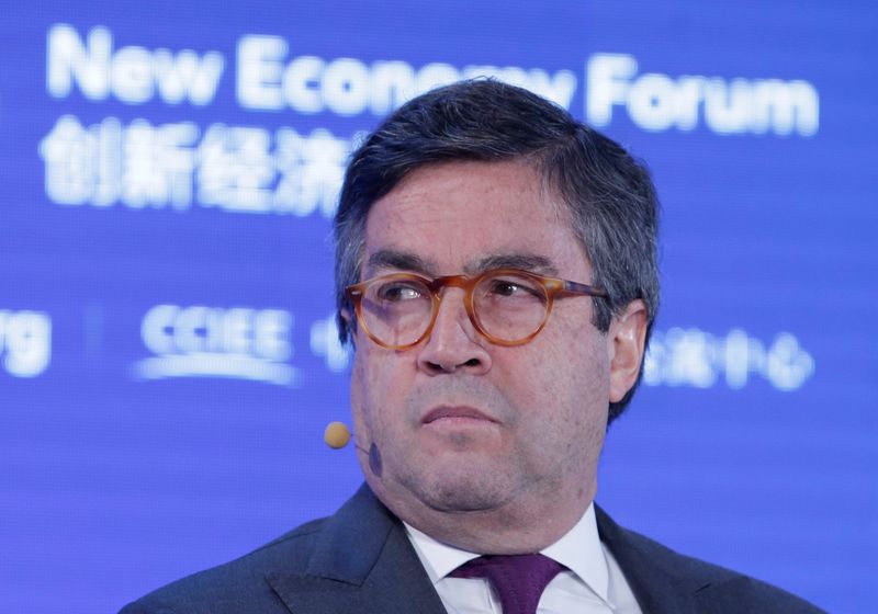 Luis Alberto Moreno, presidente del Banco Interamericano de Desarrollo, asiste al Foro de Nueva Economía 2019 en Pekín. 21 noviembre 2019. REUTERS/Jason Lee