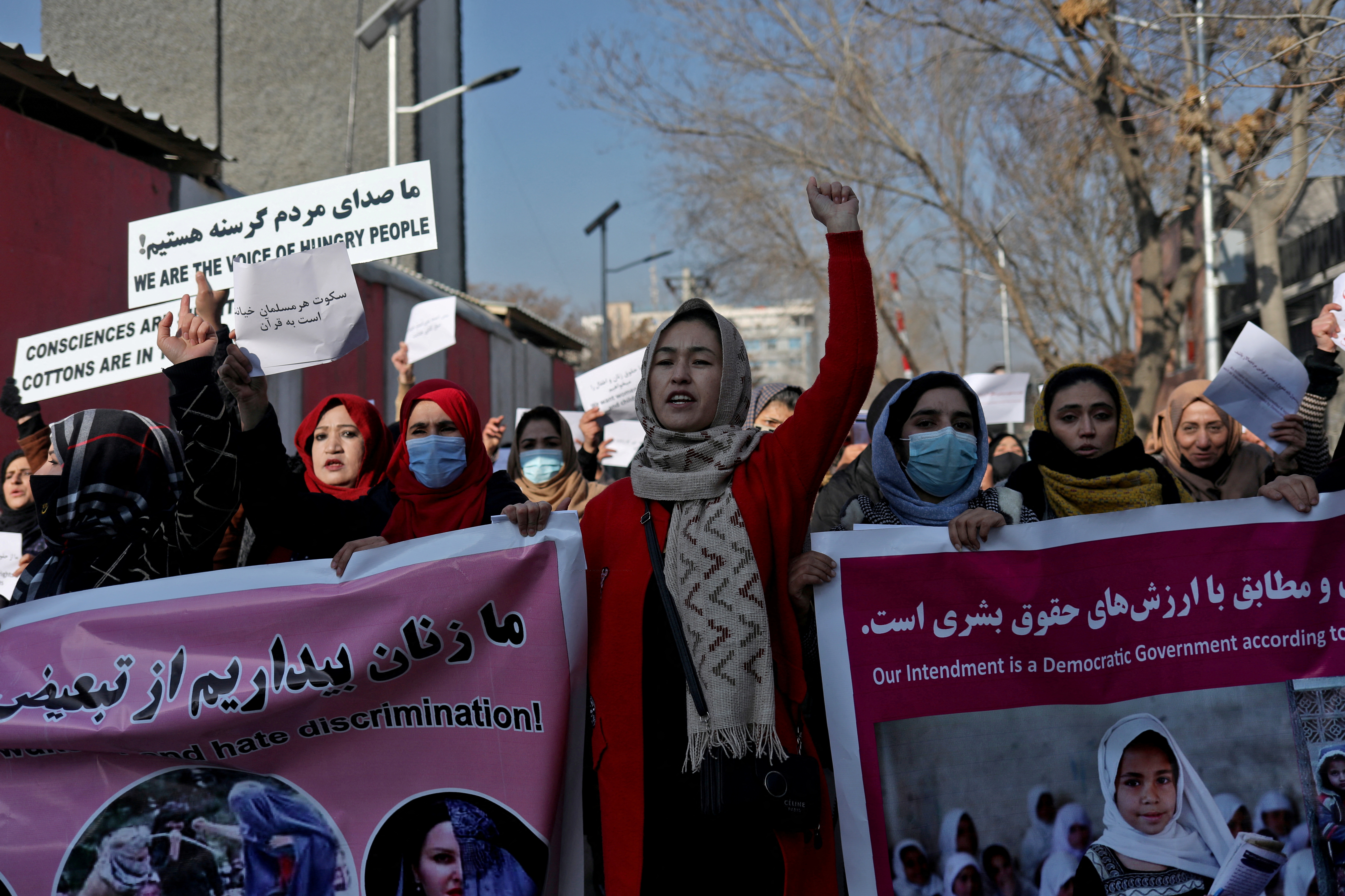 Los talibanes disolvieron la comisión de derechos humanos de Afganistán por “innecesaria”