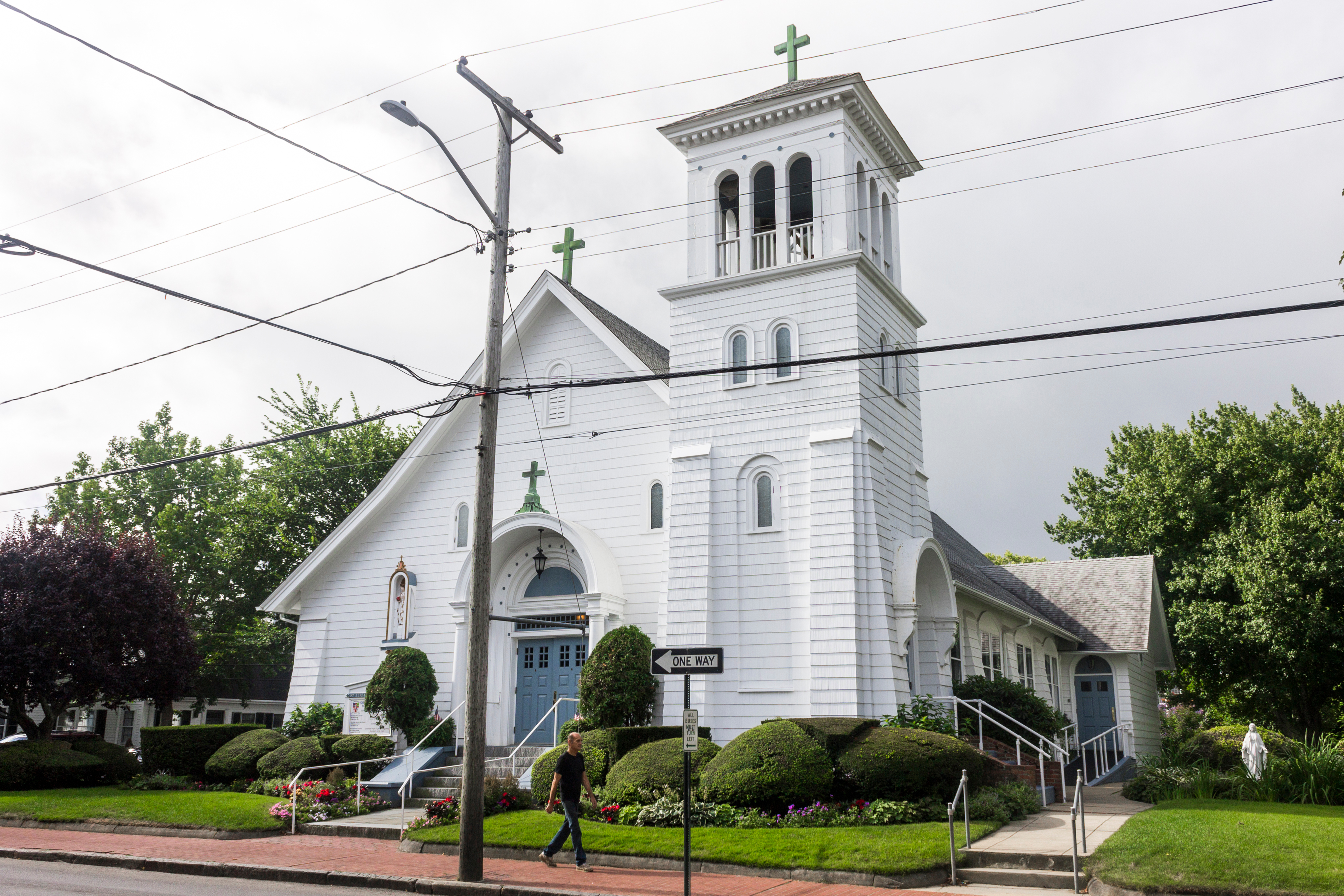Para algunos estadounidenses la afiliación religiosa es vista como una reliquia de viejas generaciones (Foto: Shutterstock)