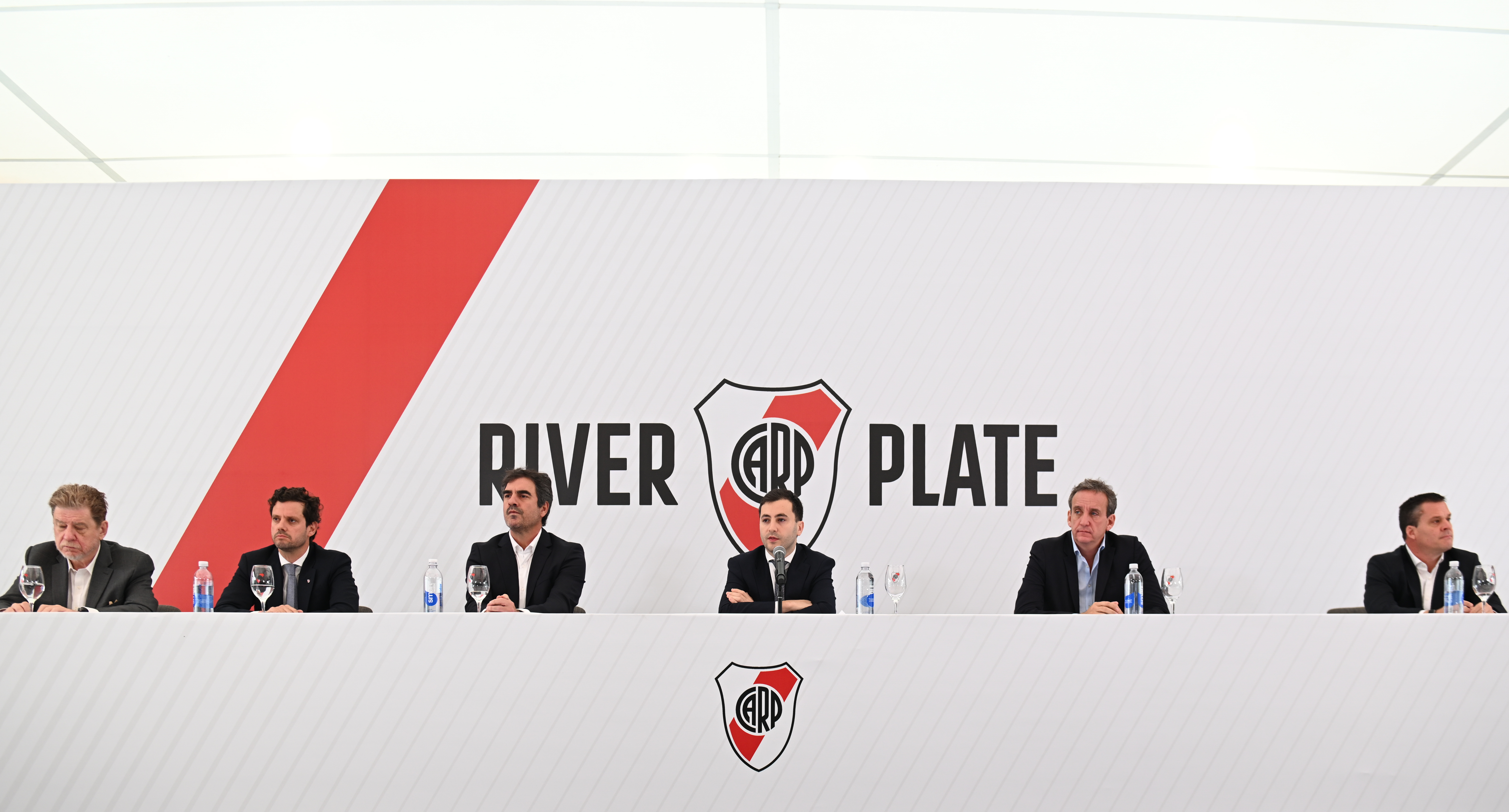 Stefano Di Carlo, presidente de River Plate: "Nos han perjudicado en los últimos cinco partidos, es evidente"