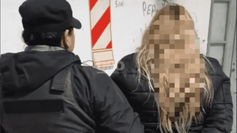 Córdoba: una nena de 2 años tuvo que ser rescatada por los bomberos tras quedar atrapada en un secarropas