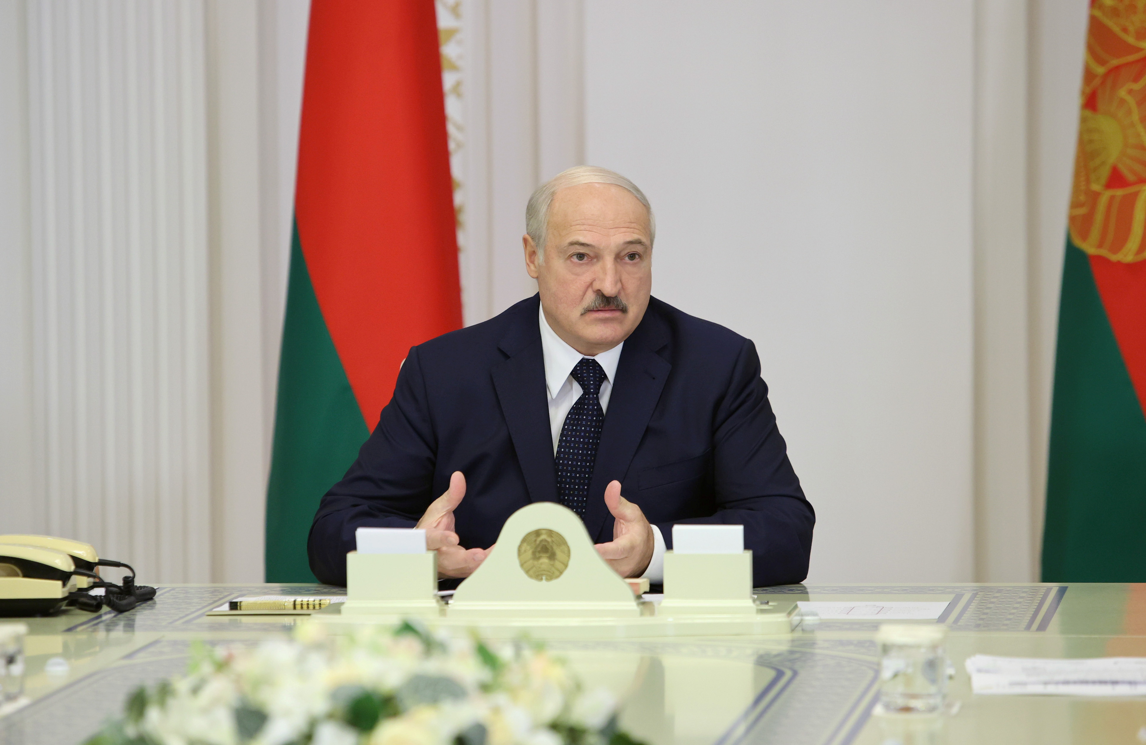 Alexander Lukashenko, presidente de Bielorrusia, en una reunión del gabinete en Minsk el 27 de agosto de 2020 (Sergei Sheleg/BelTA/Handout via REUTERS)