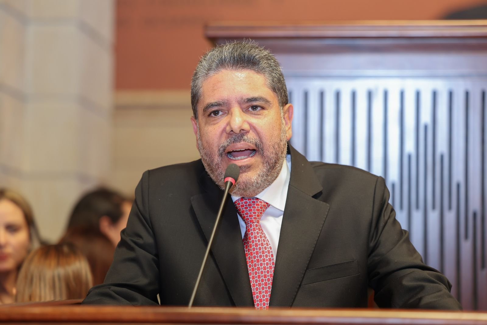 Carlos Hernán Rodríguez defendió su nombramiento como contralor general: habría sido excluido del listado de 20 elegibles
