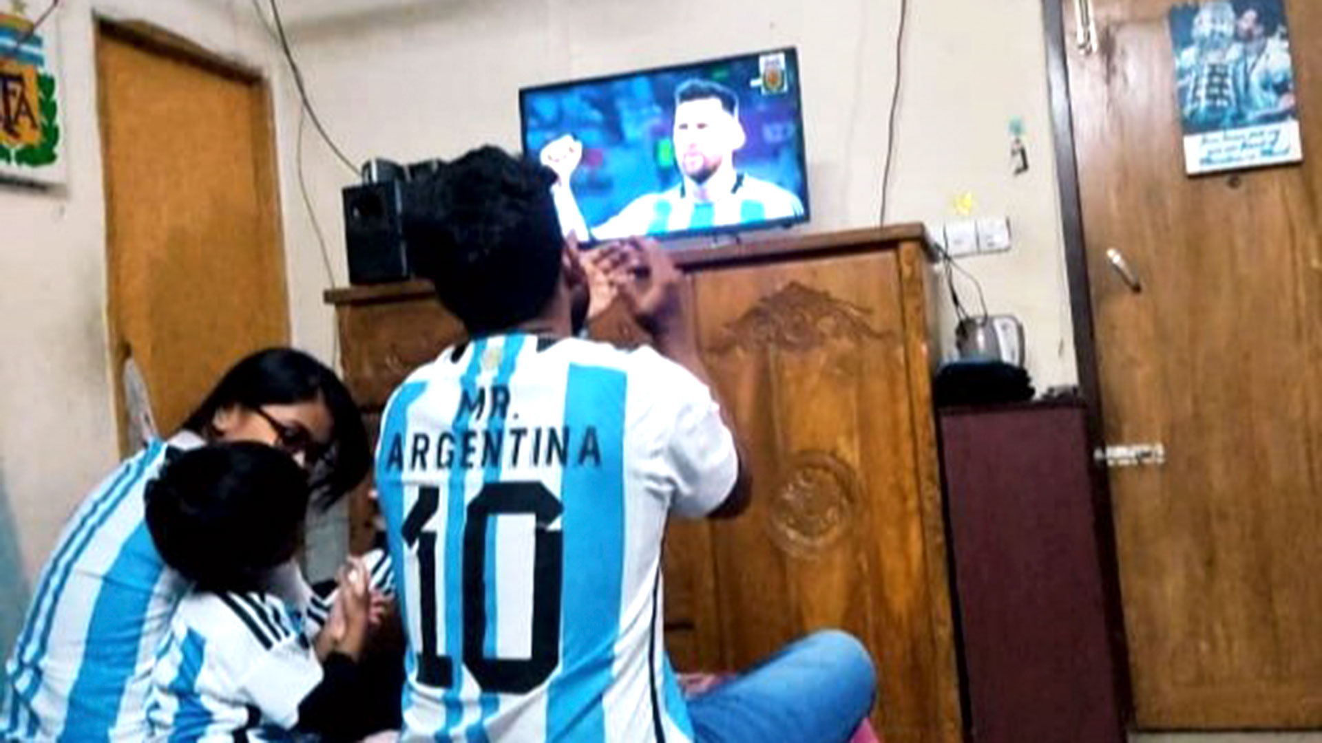 Pintu y su familia, durante uno de los partidos de la Selección Argentina en Qatar 2022