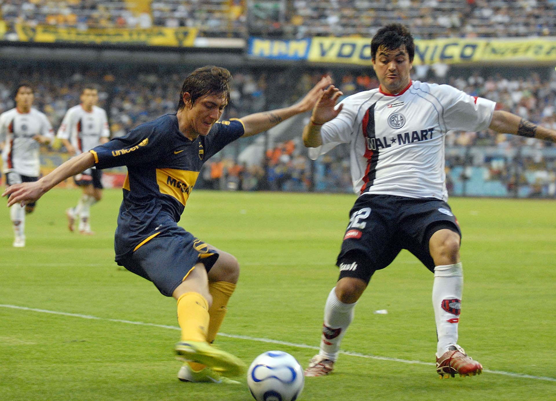 Ante inversores, el BCRA celebró la caída de la compra de dólares tras las elecciones y previó un retroceso de la inflación 