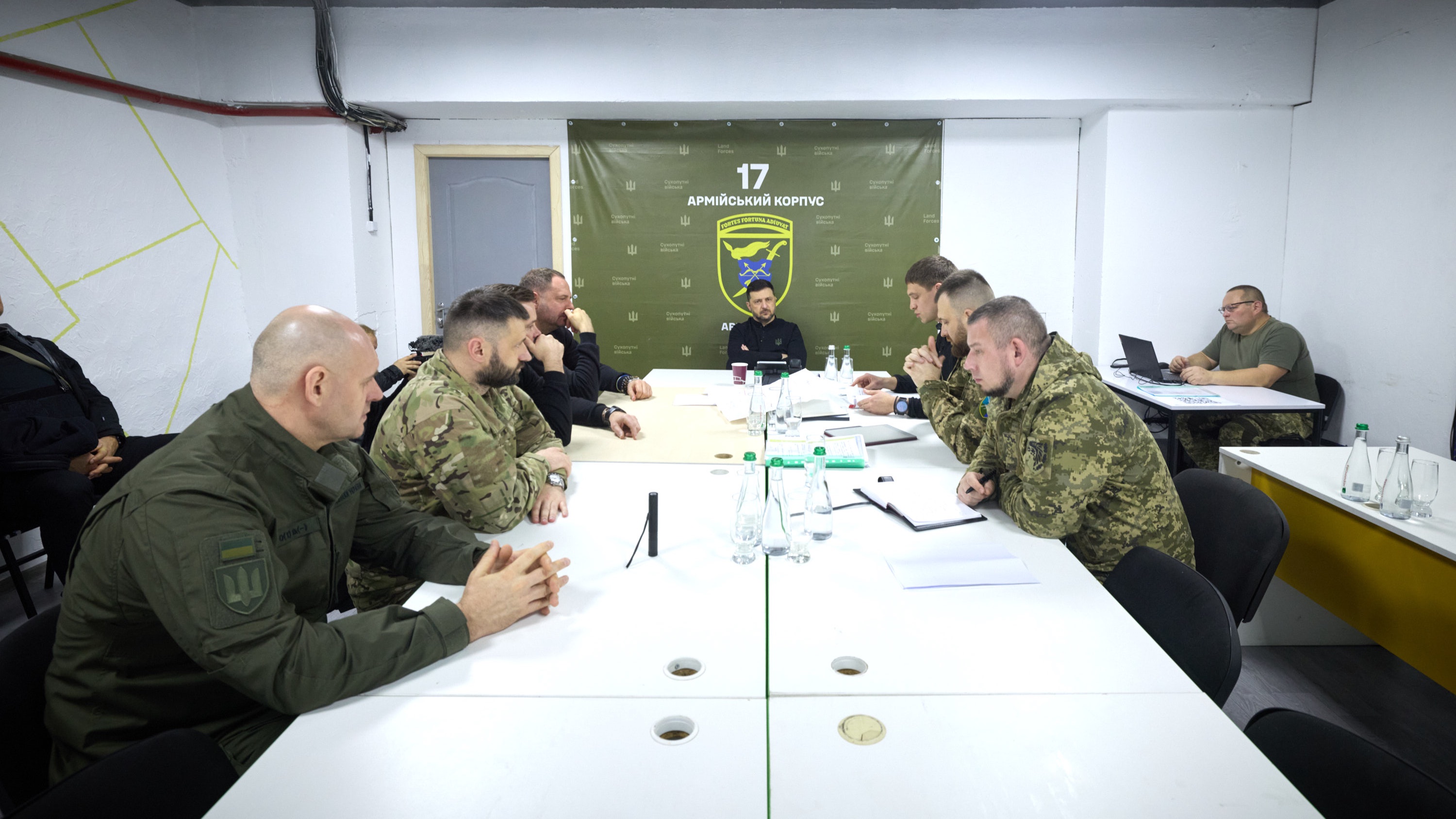 Incendio en pleno microcentro: evacuaron a más de 200 personas de un edificio en donde funciona una aseguradora