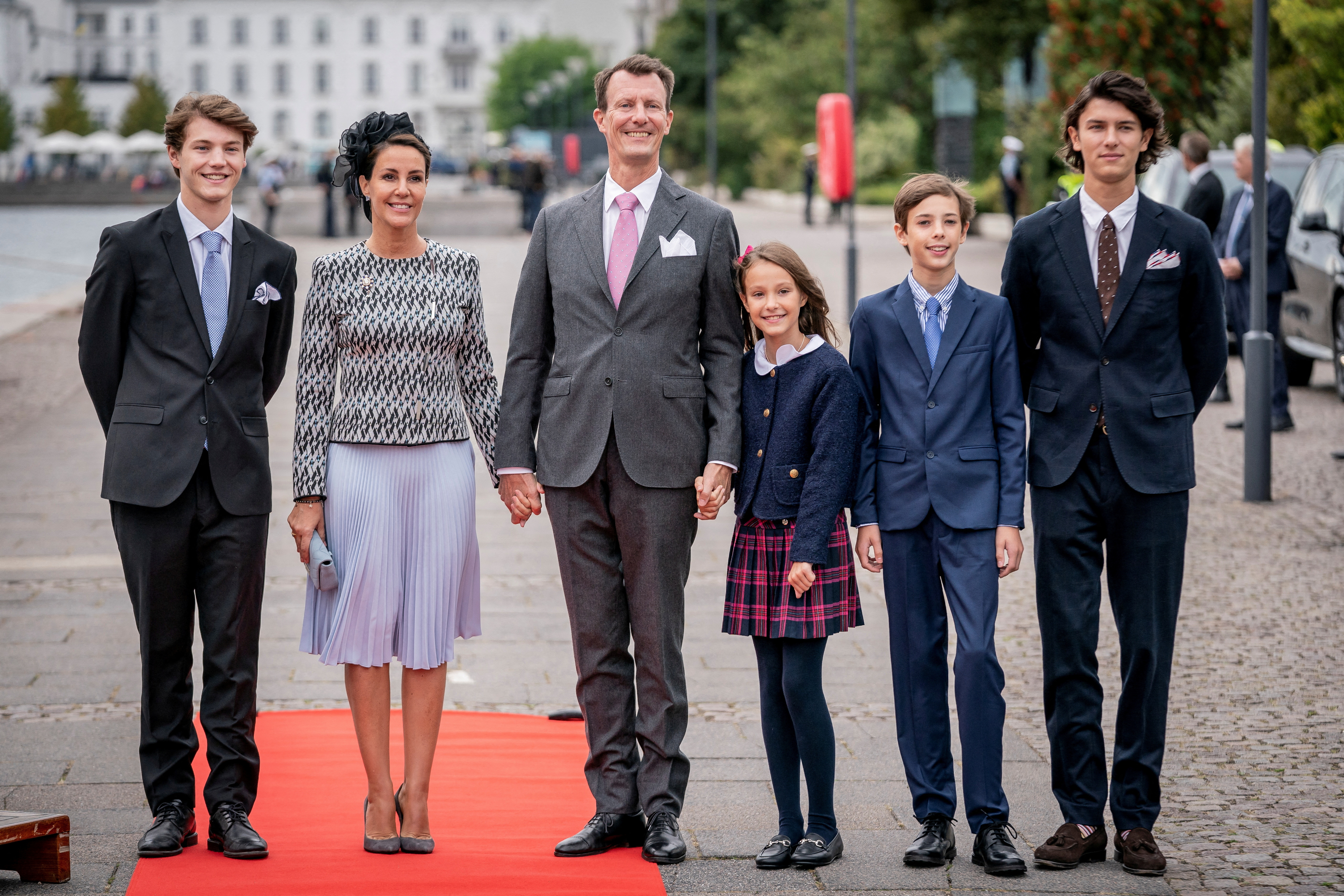 El príncipe Félix, la princesa Marie, el príncipe Joachim, la princesa Atenea, el príncipe Henrik y el príncipe Nikolai de Dinamarca (REUTERS )