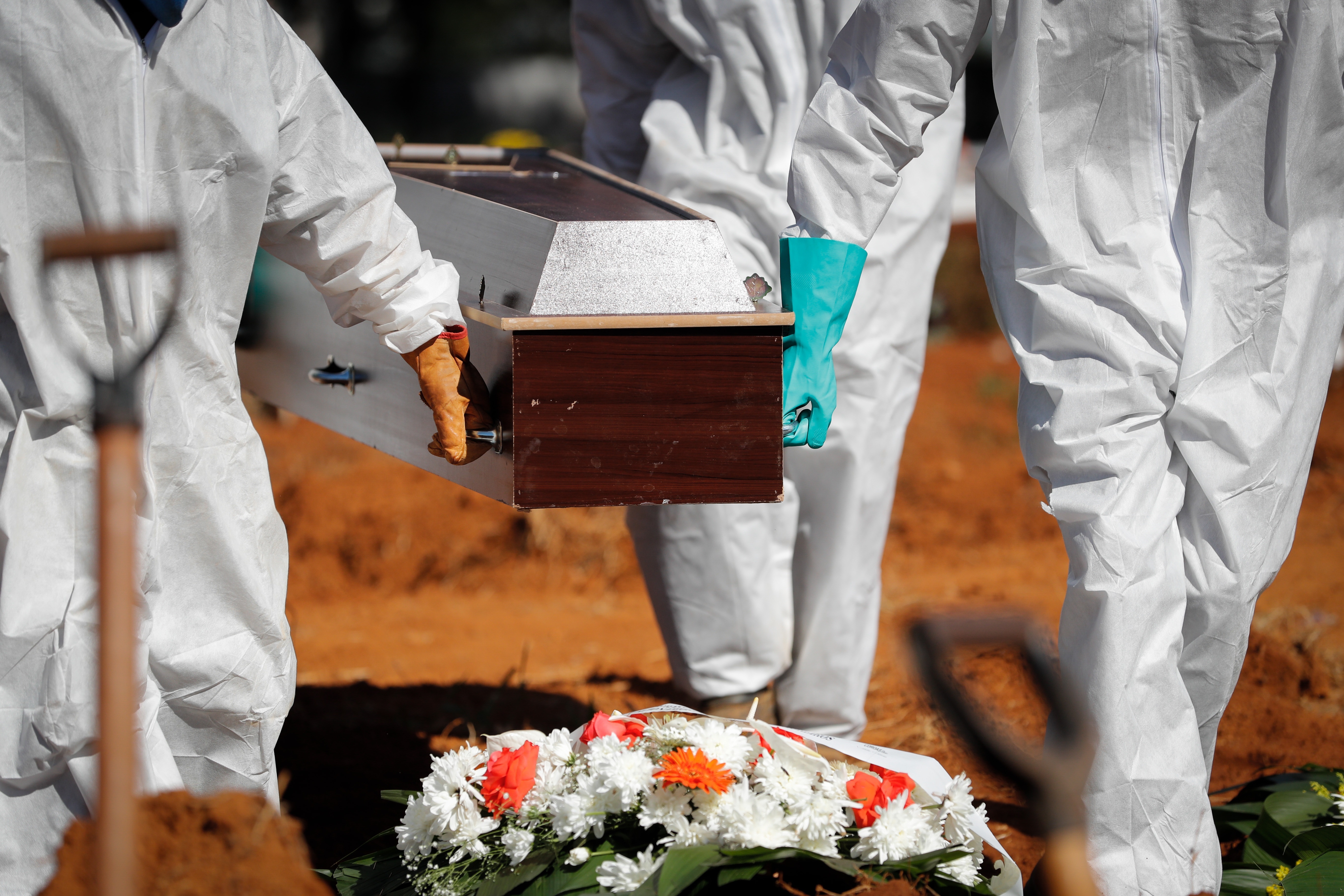 Hornos crematorios en Medellín tienen “fila” por alarmante aumento de  muertos de covid-19 - Infobae