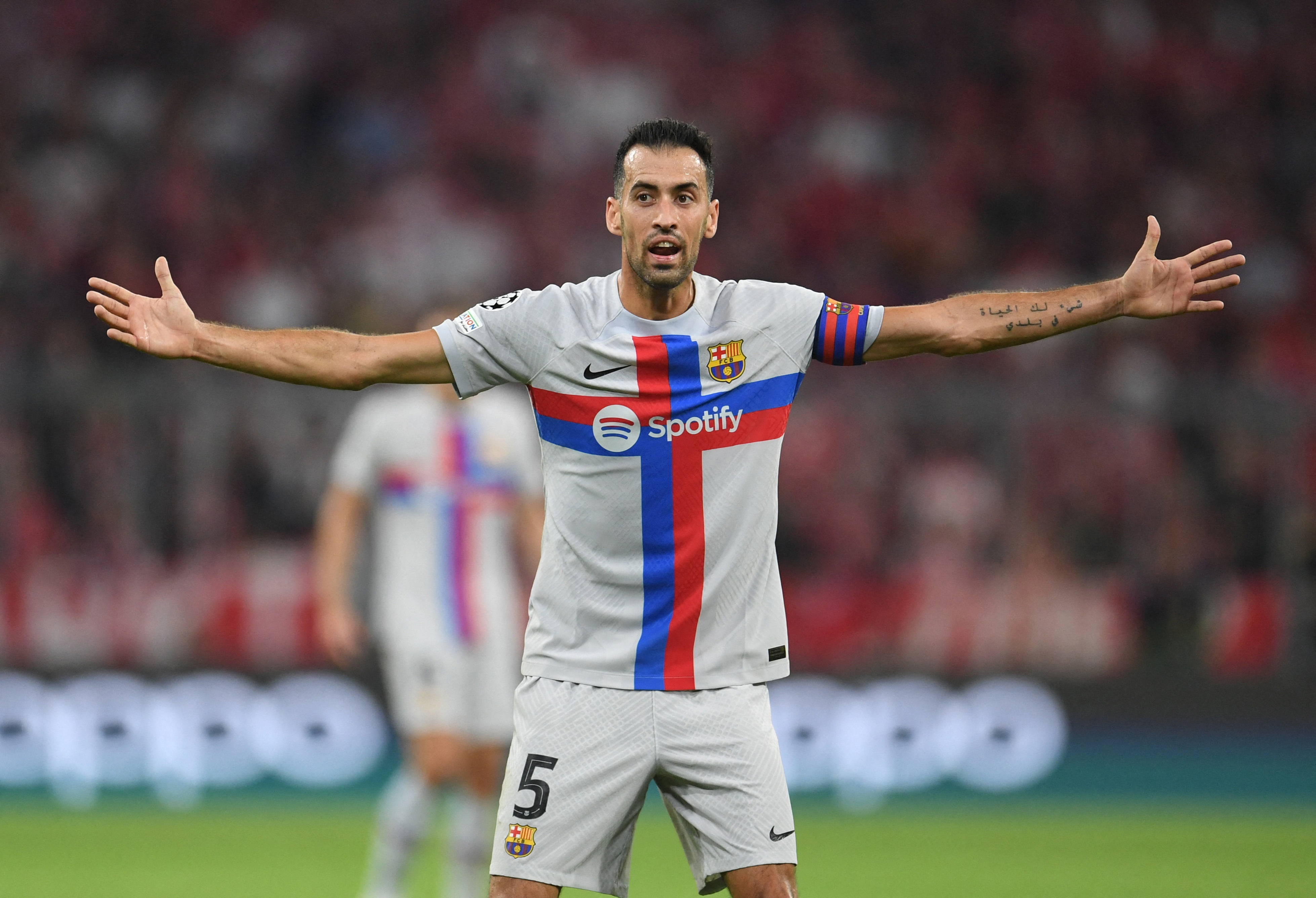 Tras la salida de Messi, Sergio Busquets tomó la cinta de capitán (Reuters)