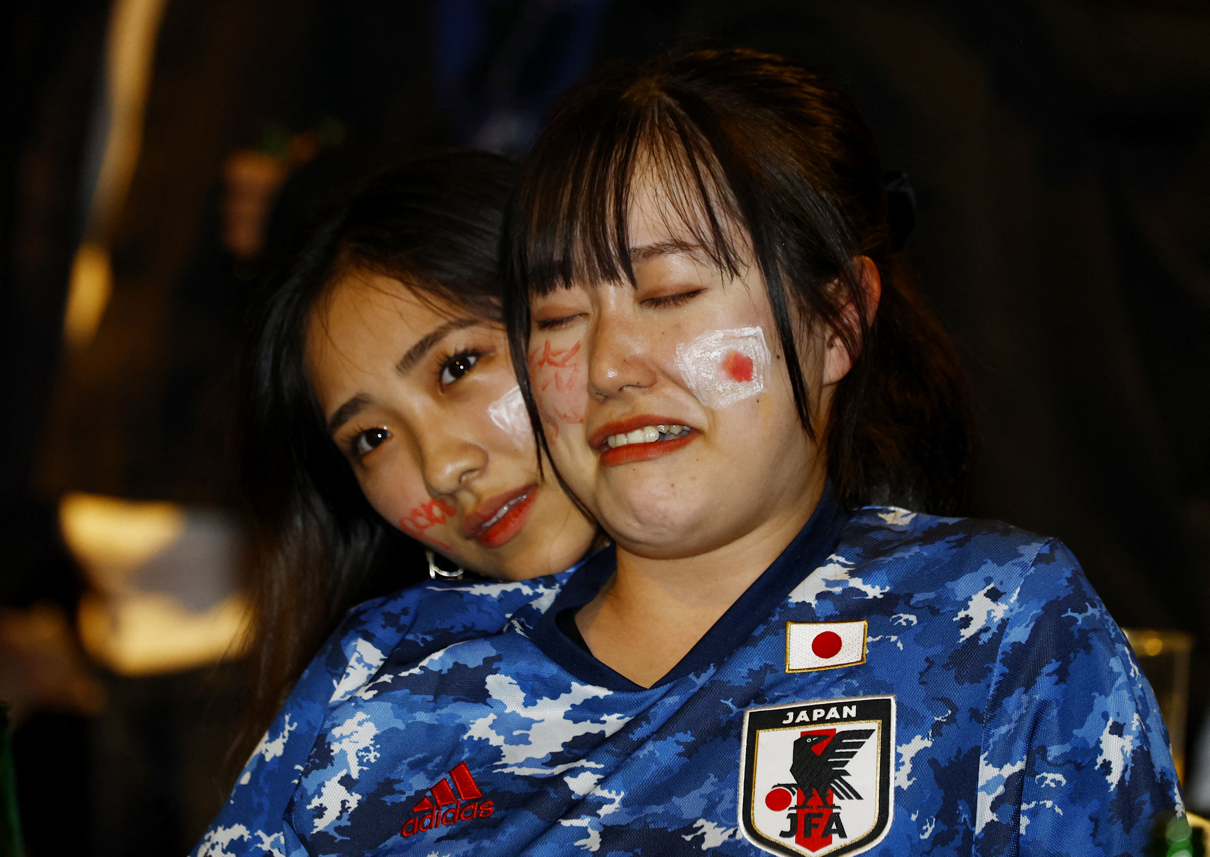Dos japoneses, heridas por la derrota (REUTERS/Kim Kyung-Hoon)