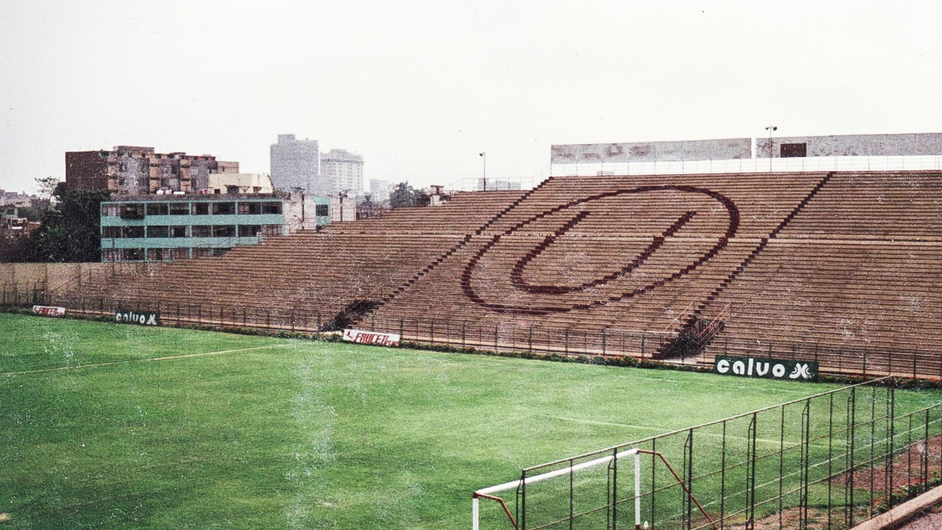 Estadio Lolo Fernandez, que por 50 años fue el primer escenario deportivo de Universitario de Deportes. (Historia Crema)