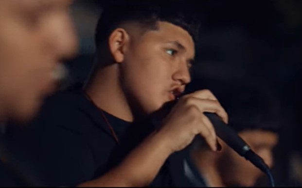 Phoenix es un adolescente que canta corridos tumbados (captura de pantalla YouTube/Phoenix Guerrero)
