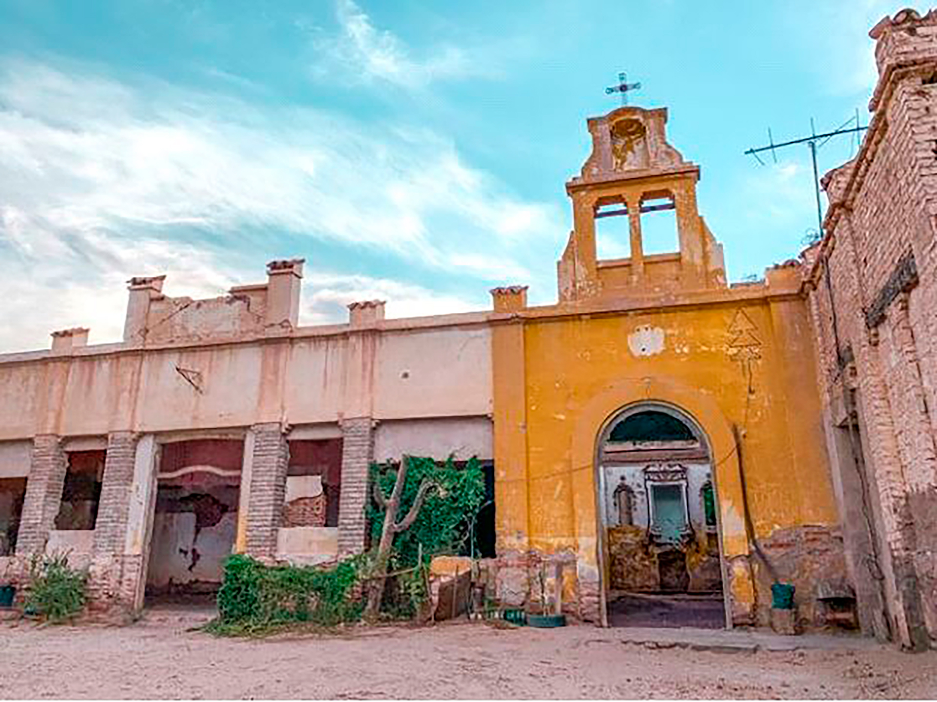 En Arauco, La Rioja, la capilla de las Termas de Santa Teresa, hoy abandonadas