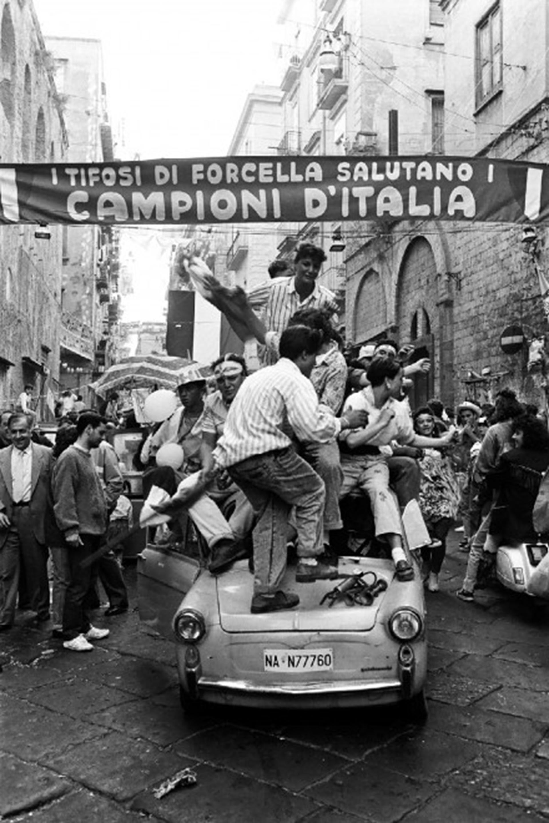 Los festejos durante el primer Scudetto que consiguió Diego con el Napoli