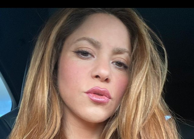 Mujer se disfrazó de Shakira en el video de ‘Monotonía’ y la cantante presumió la foto en sus redes sociales  