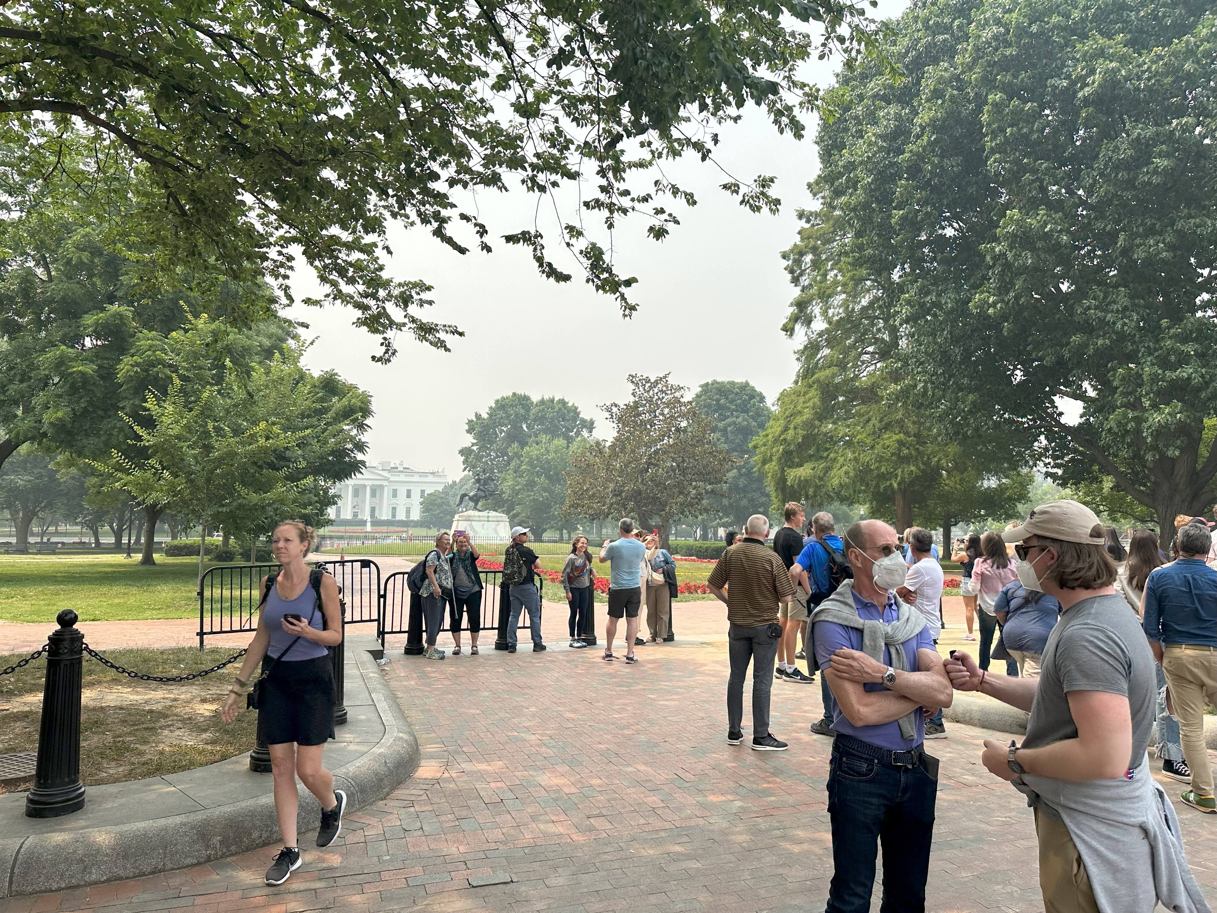 El humo obligó a los habitantes de Washington a quedarse en sus casas pero los igual quieren la foto del fenómeno
