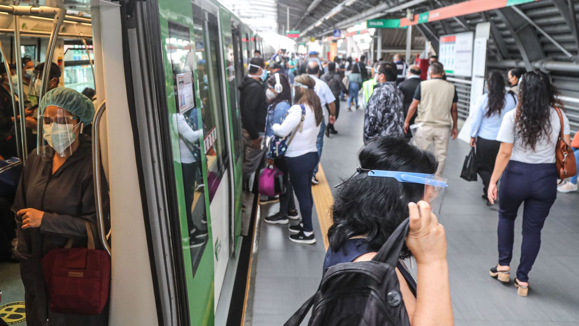 “¡Otra vez!”: Usuarios reportan nuevo problema con el servicio del Metro de Lima y ya están cansados