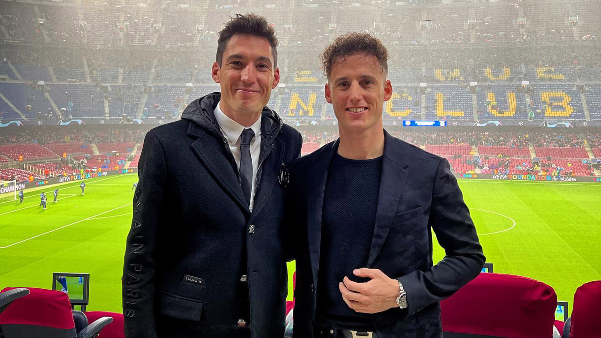 Aleix y Pol Espargaró en el Camp Nou (@aleixespargaro)