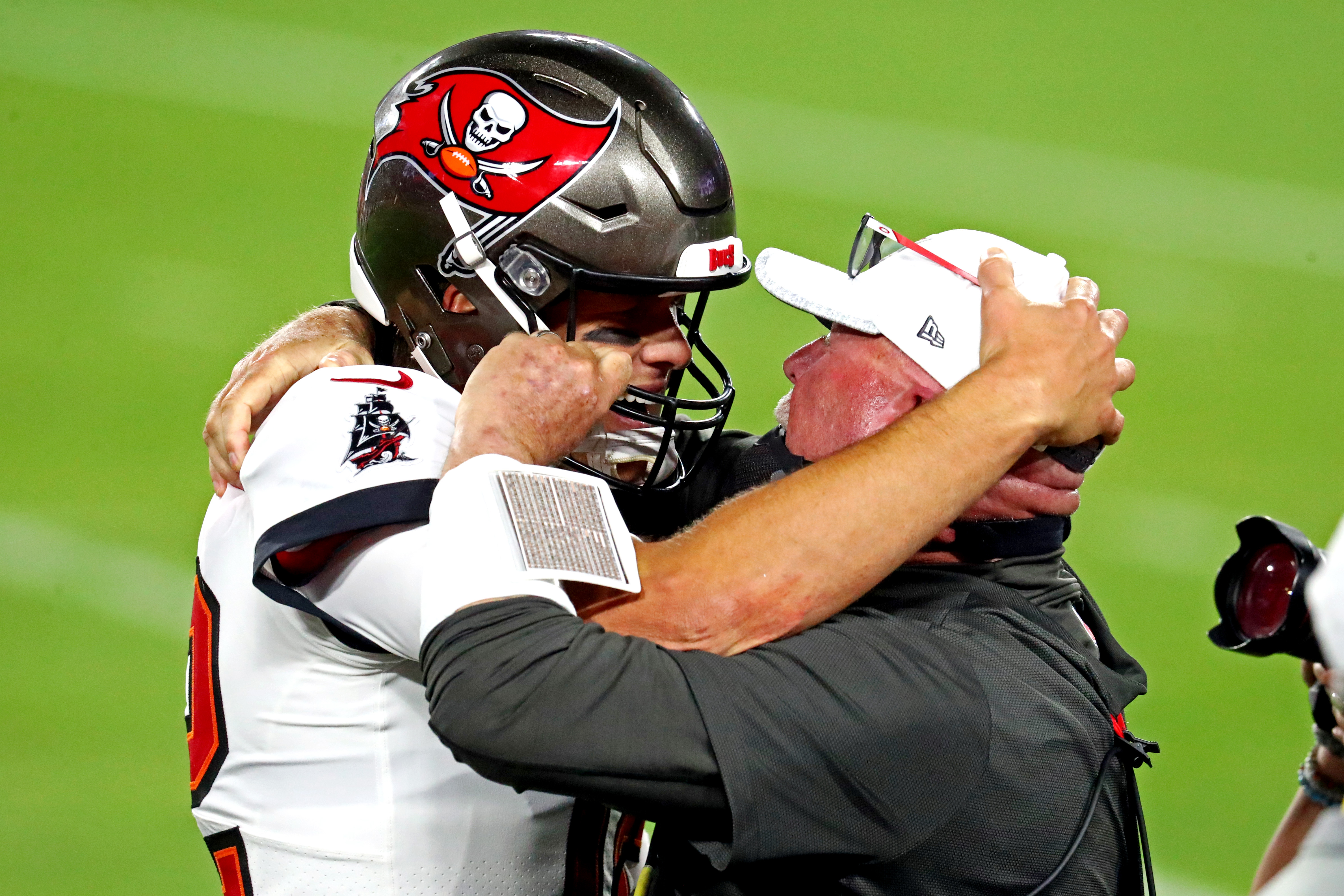 Tom Brady y el coach Bruce Arians tienen su final feliz