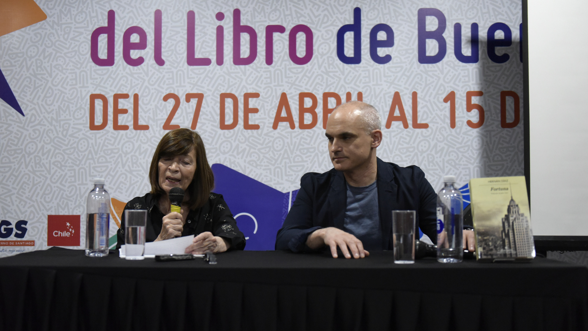 A few days ago, the author of Fortuna presented his novel at the Book Fair with Graciela Speranza.  (Gustavo Gavotti)