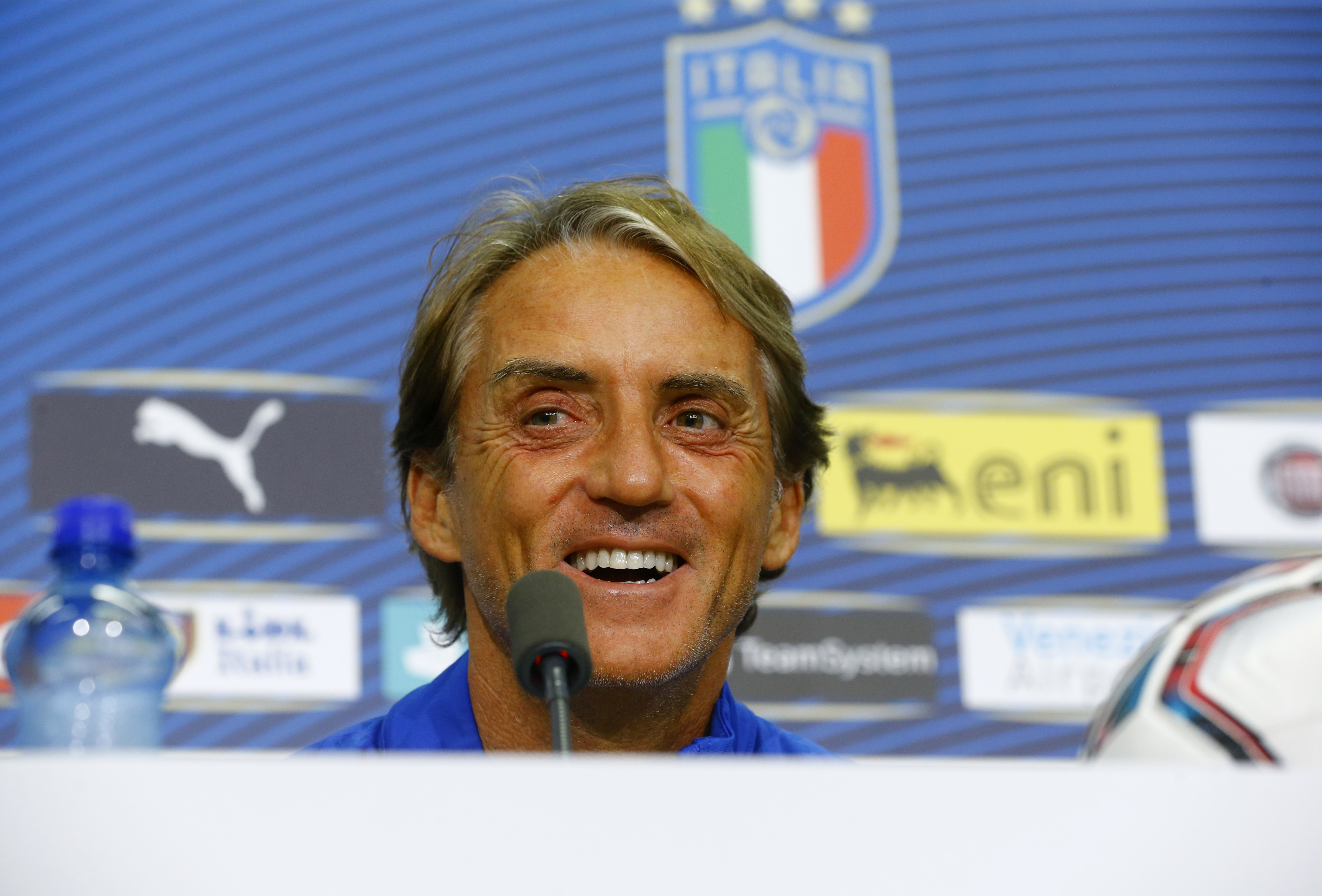 Roberto Mancini in cerca di aggiornamento (REUTERS/Arnd Wiegmann)