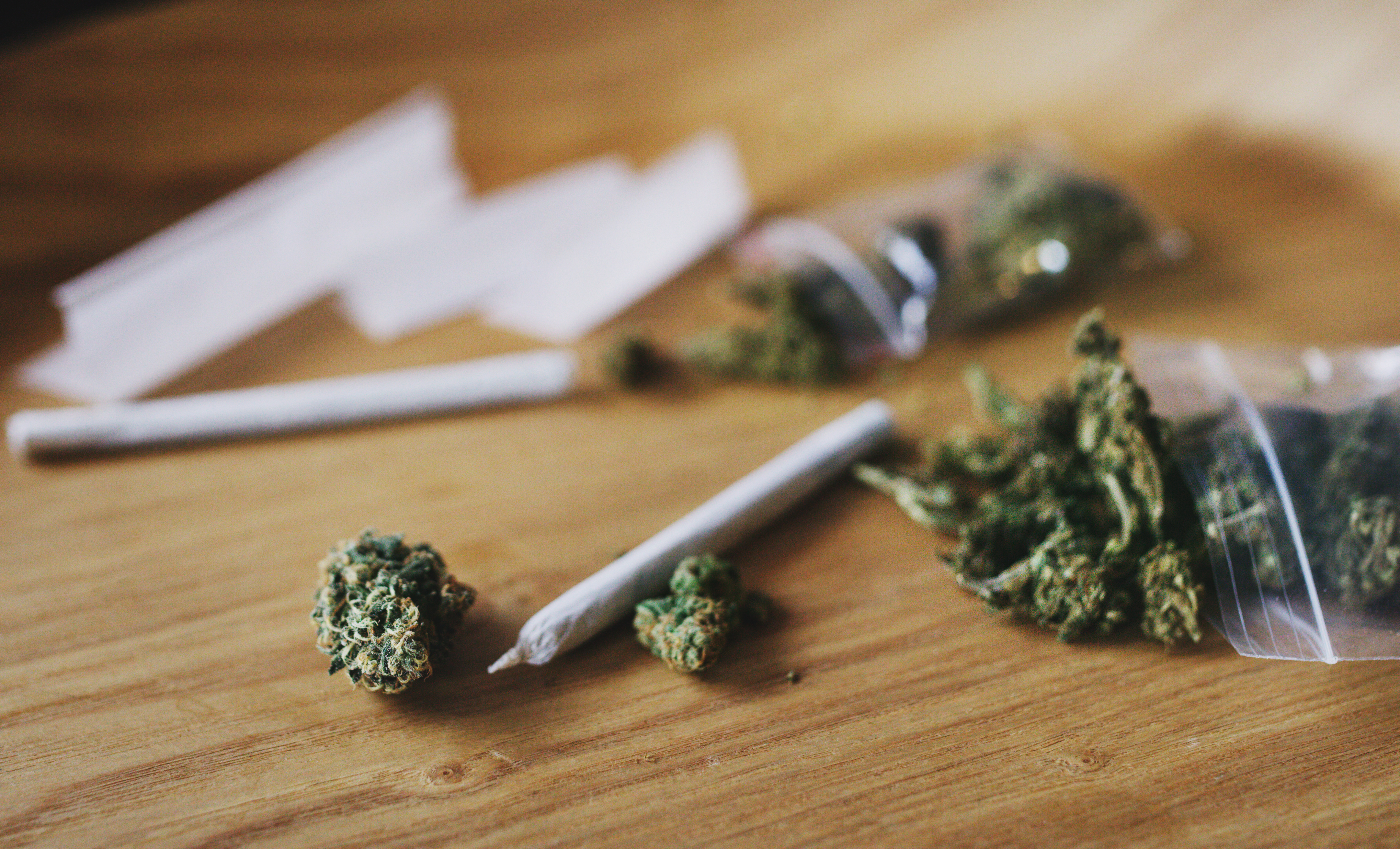 "Este estudio se suma a nuestra creciente comprensión de que el consumo de cannabis no es inofensivo y que los riesgos no se fijan en un momento dado", dijo uno de los expertos