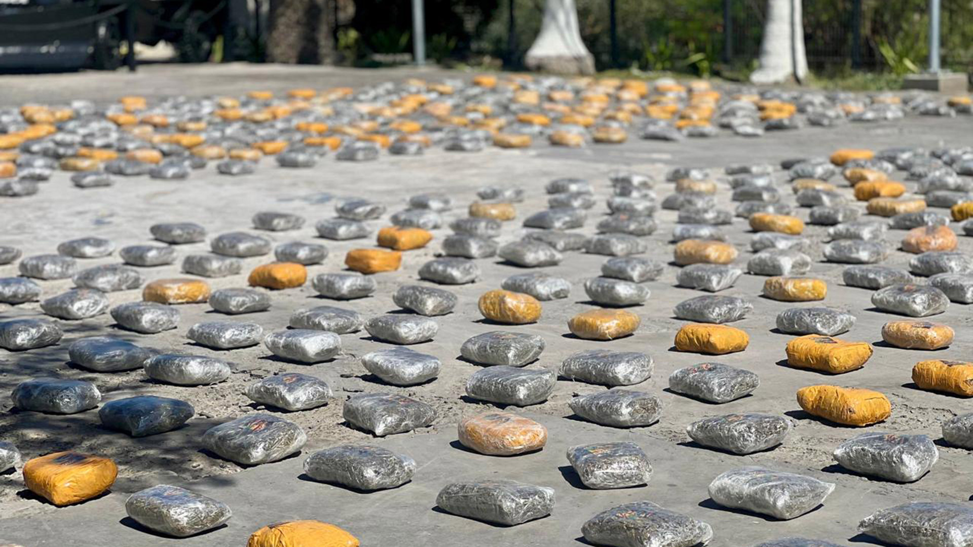 La polic&iacute;a chilena logr&oacute; su mayor decomiso de drogas en 25 a&ntilde;os: marihuana y ketamina ocultas en un cami&oacute;n cisterna