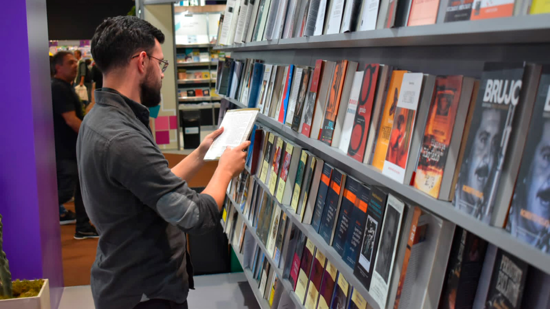 “caudillos áridos” Y Poetas Modernos Cómo Es El Stand De La Rioja En La Feria Del Libro Infobae 2138