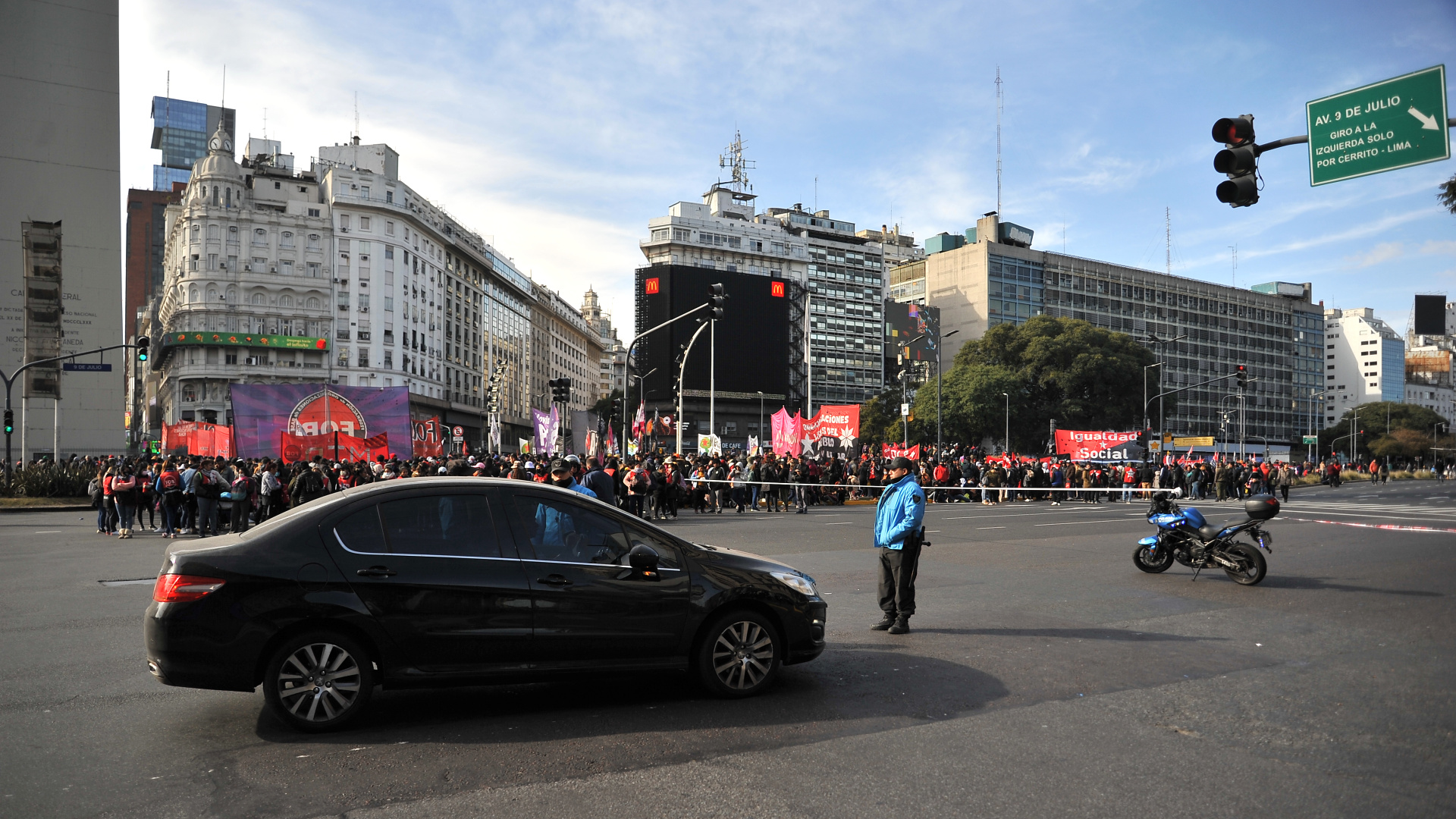 Piqueteros se preparan para iniciar su marcha hacia Plaza de Mayo