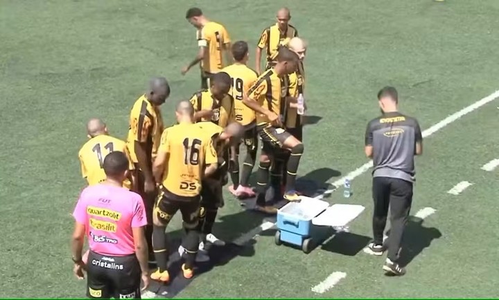 Ucrania bombardeó tres plataformas de la petrolera rusa Lukoil usadas para abastecer a las fuerzas del Kremlin