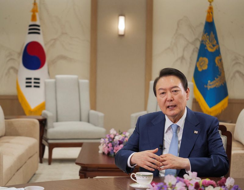 El presidente de Corea del Sur, Yoon Suk-yeol, en una entrevista con Reuters en Seúl, Corea del Sur, 28 de noviembre de 2022. REUTERS/Daewoung Kim
