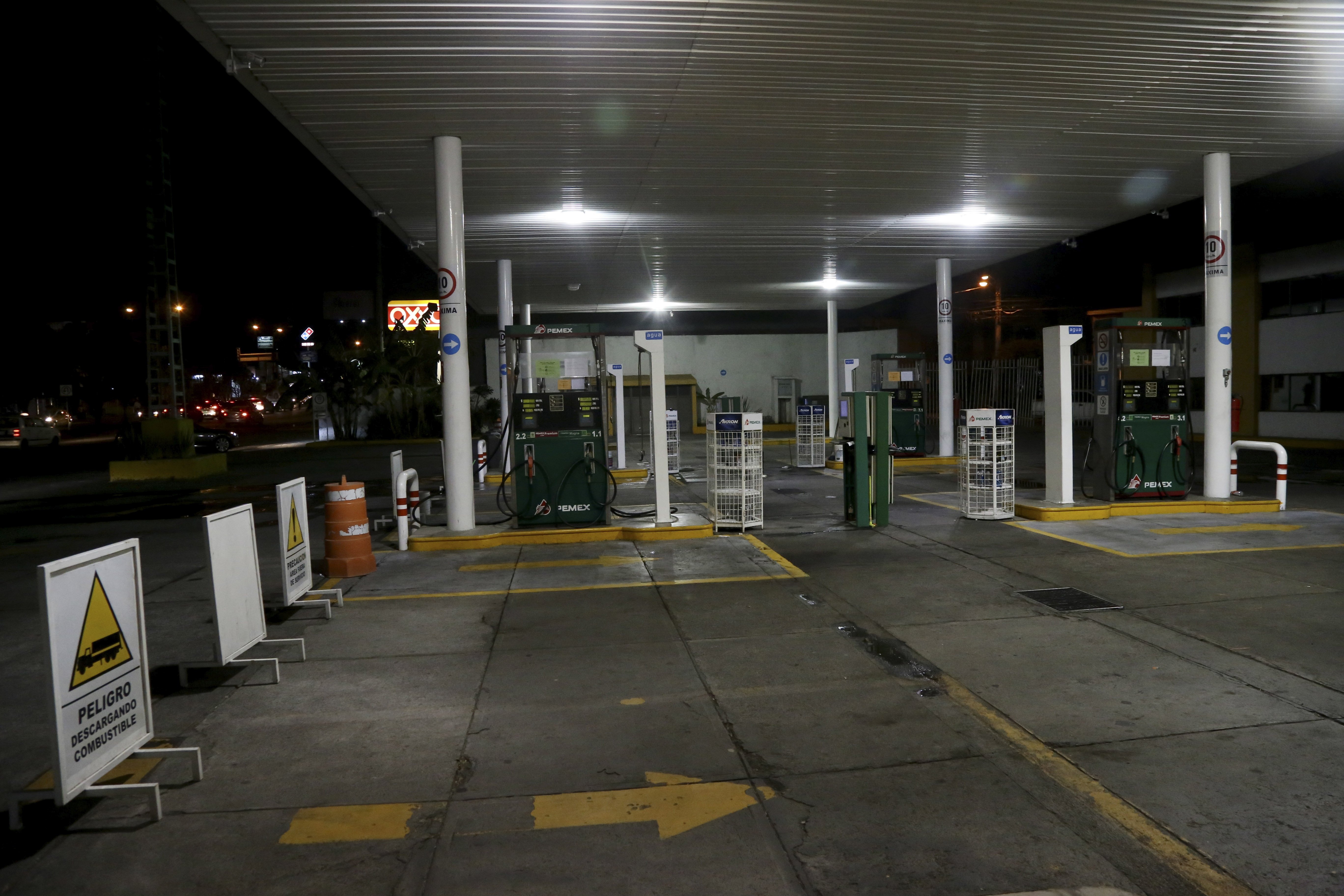 Sie haben die heimliche Tankstelle in Reynosa abgebaut; sie hatte 36 Tausend Liter unregelmäßiger Kohlenwasserstoffe