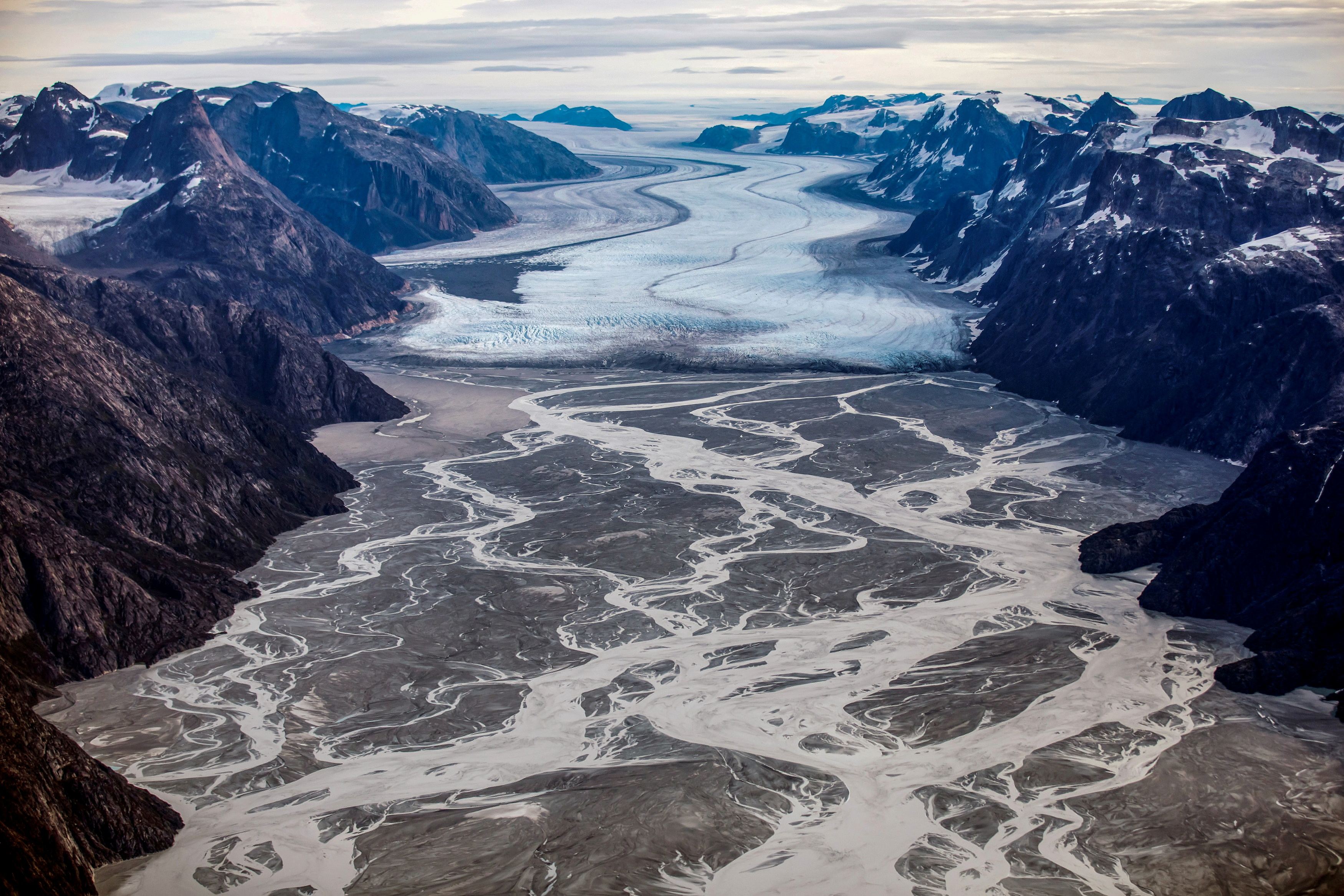 FOTO DE ARCHIVO: El glaciar Sermeq derritiéndose, ubicado a unos 80 km al sur de Nuuk, es fotografiado en esta vista aérea sobre Groenlandia, el 11 de septiembre de 2021. REUTERS/Hannibal Hanschke/File Photo