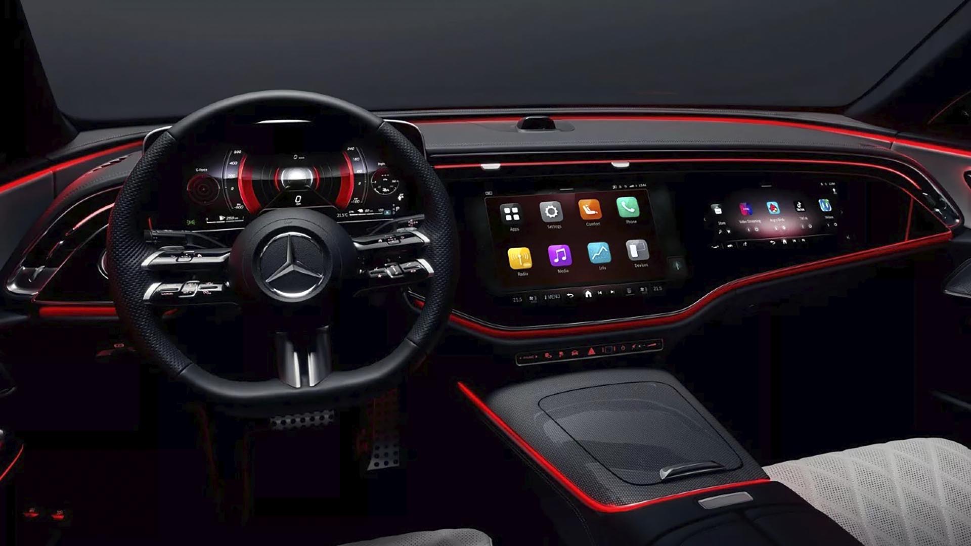 Los dos modos de configuración de las pantallas son "Classic" y "Sporty", donde todo toma colores más fuertes identificatorios de una conducción deportiva